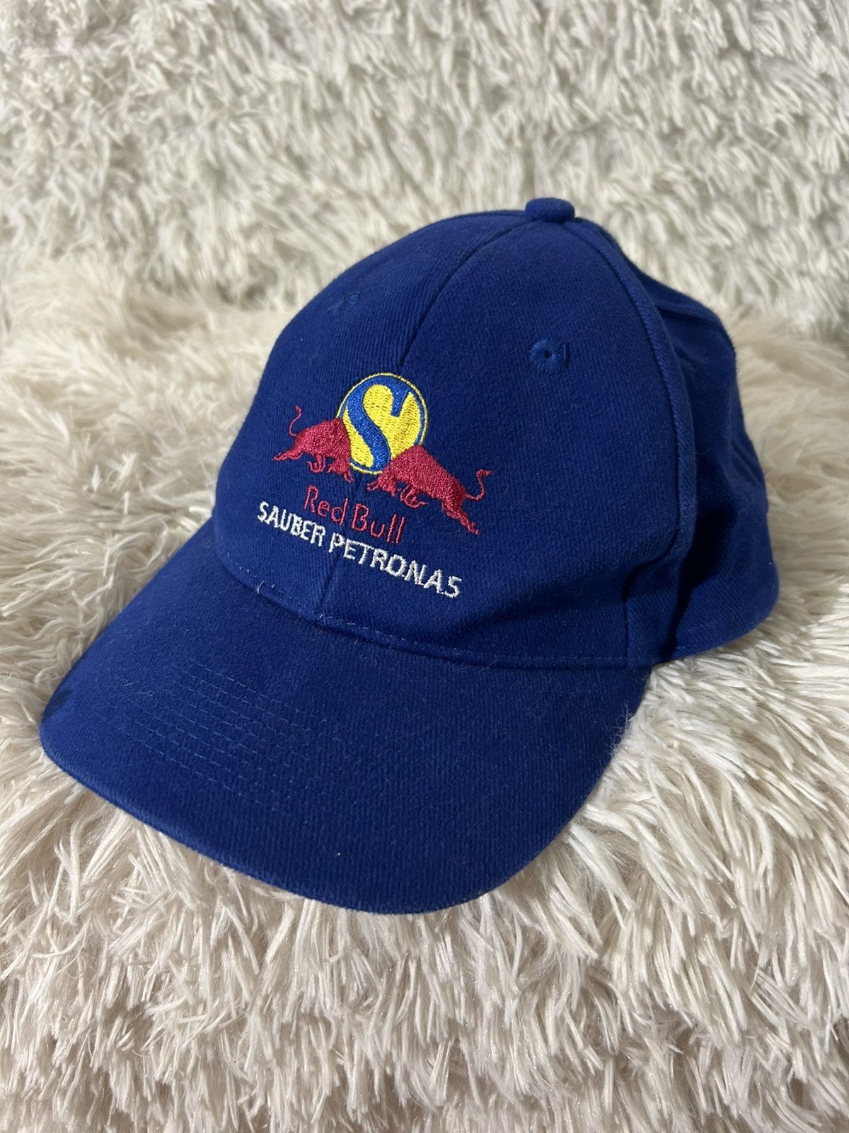 Formula 1 Vintage Red Bull Sauber Petronas F1 Formula 1 Racing Cap Hat Size ONE SIZE - 1 Thumbnail