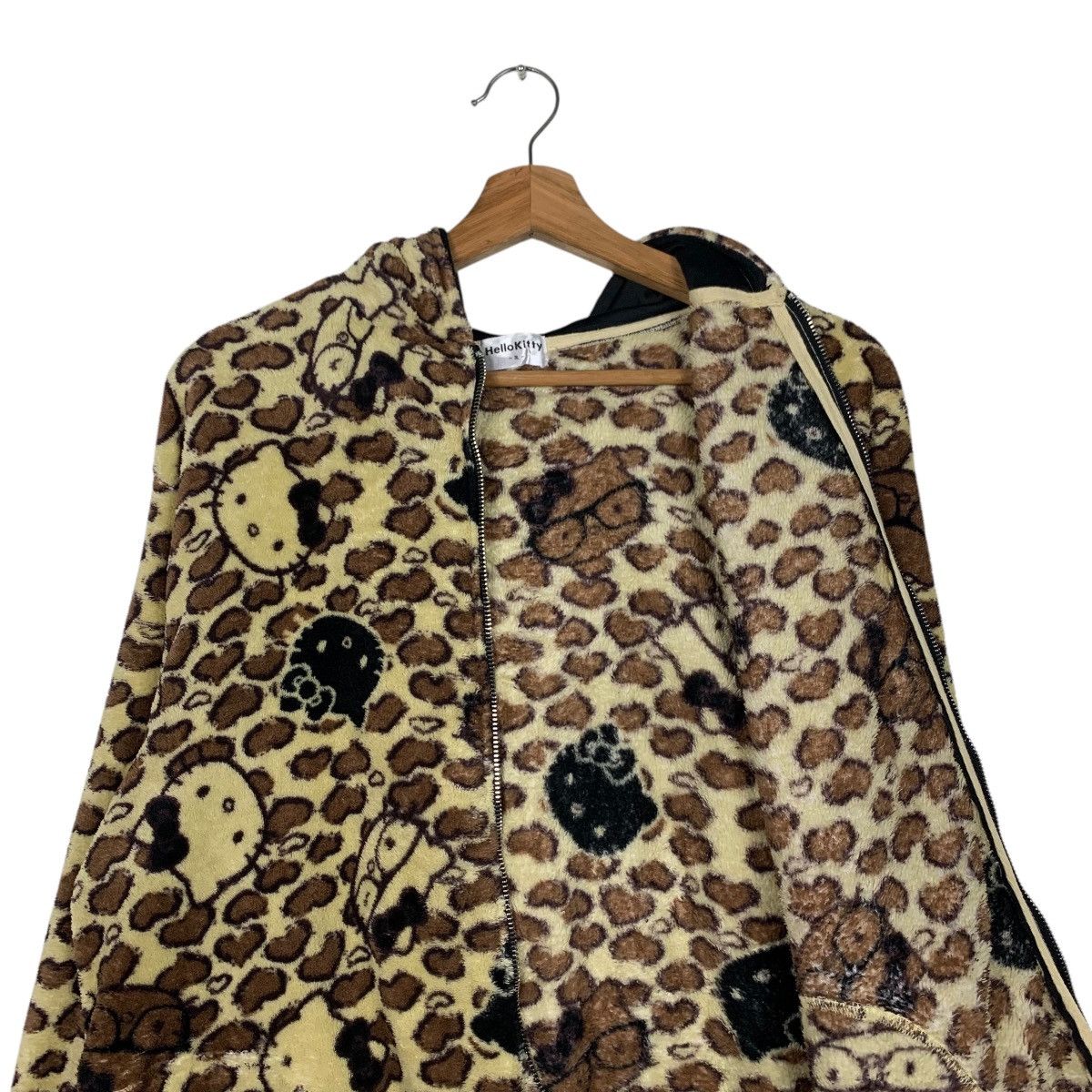 Japanese Brand HELLO KITTY Fullprint Zipper Hoodies Sweatshirt #2017-C87 Size L / US 10 / IT 46 - 12 Thumbnail