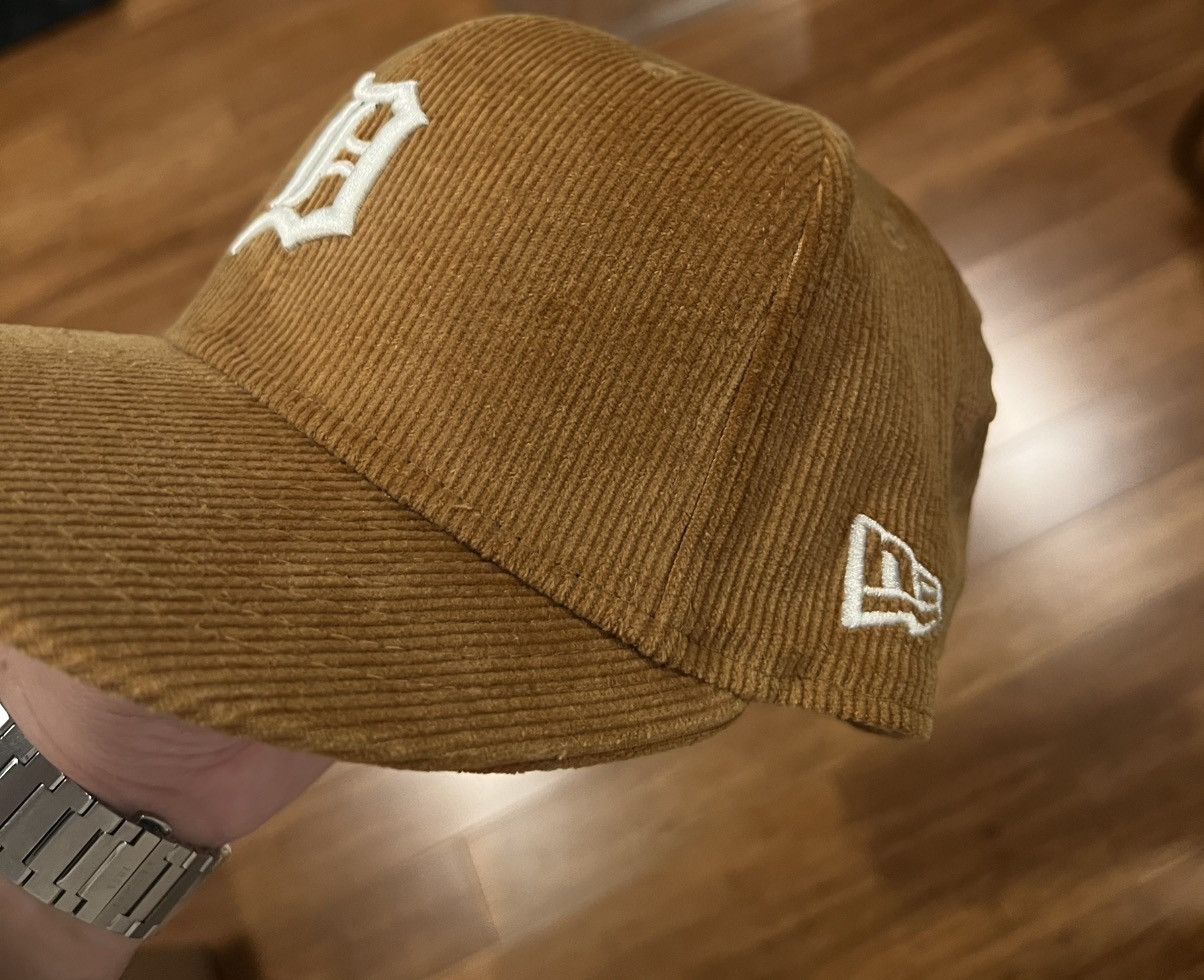 New Era Size 7 1/8 Detroit Corduroy Fitted Size ONE SIZE - 3 Thumbnail