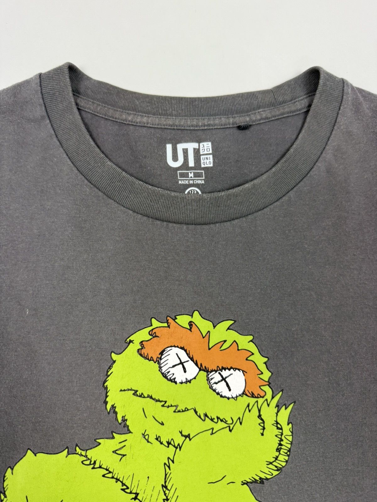 Kaws Uniqlo Kaws Sesame Street “Oscar The Grouch” t shirt Size US M / EU 48-50 / 2 - 5 Thumbnail