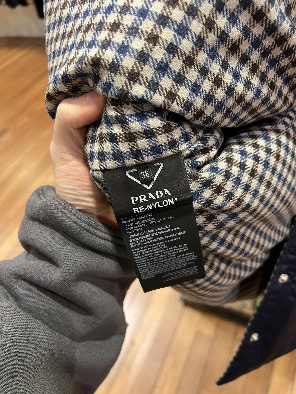 Prada Prada re nylon padded lined jacket Size US M / EU 48-50 / 2 - 4 Thumbnail