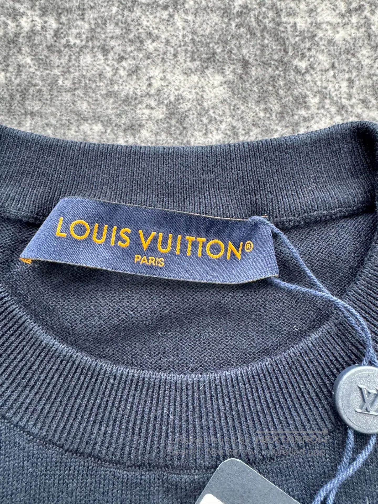 Louis Vuitton Louis Vuitton Navy Blue Arm All-Over Embossed Print Knit S Size US L / EU 52-54 / 3 - 3 Thumbnail