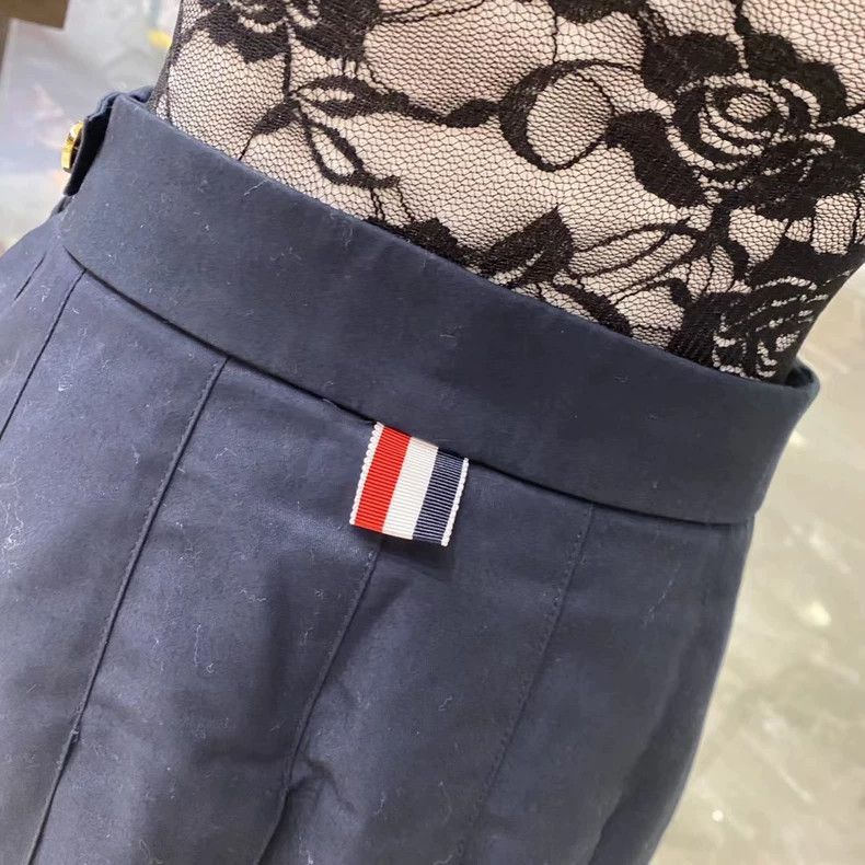 Thom Browne Thom Browne Blue Navy anchor embroidered pleated skirt Size 27" / US 4 / IT 40 - 7 Thumbnail