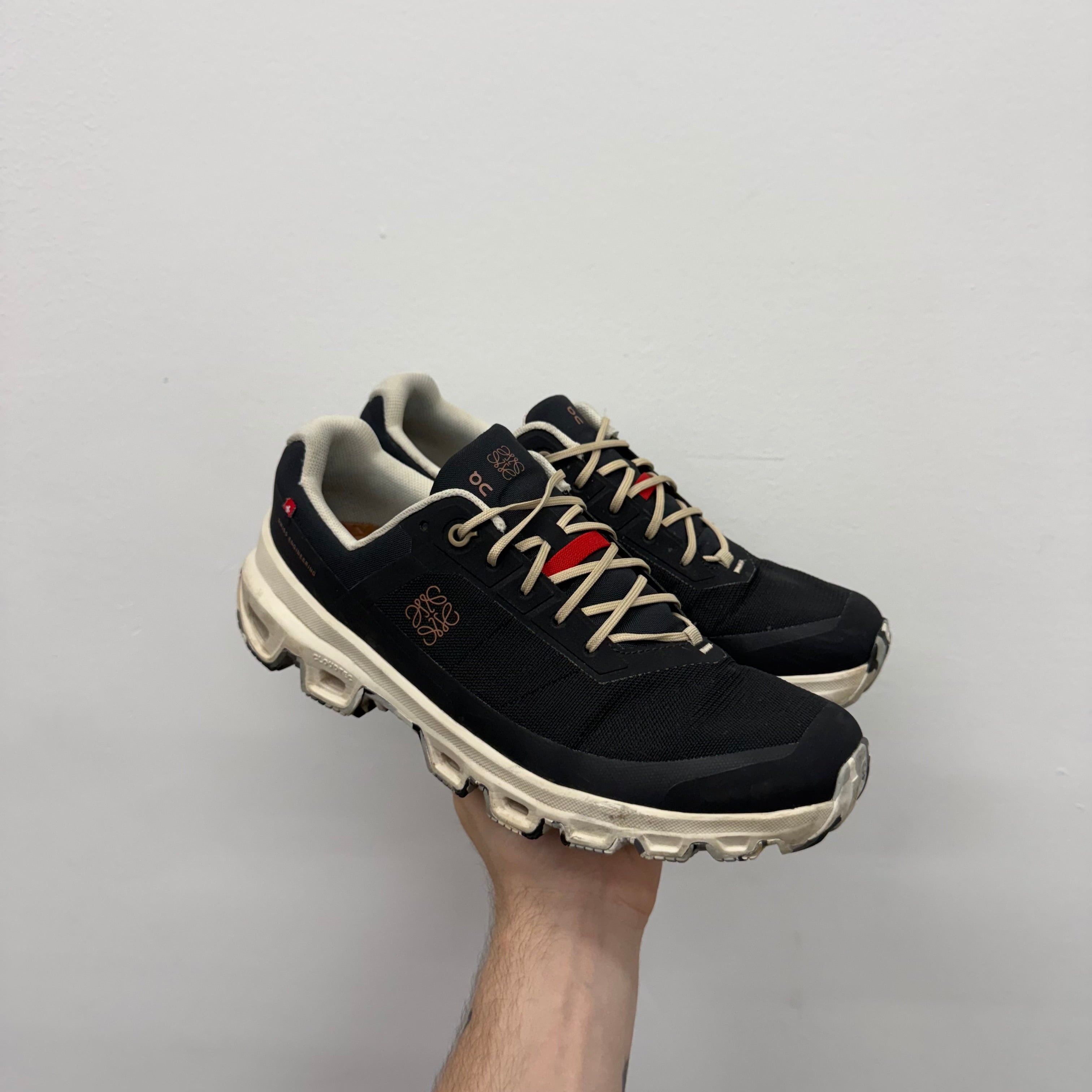 Loewe Loewe ON On Cloud Cloudventure - Size 8 Size US 8 / EU 41 - 1 Thumbnail