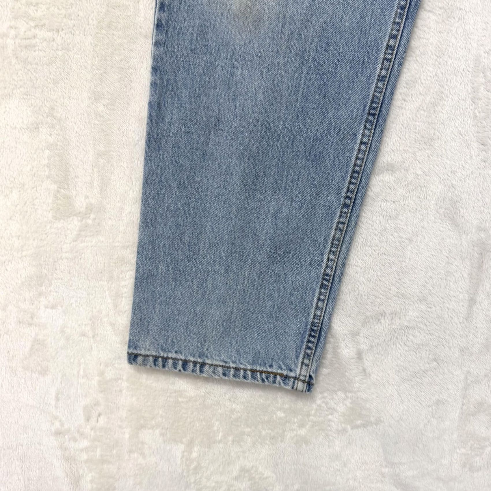 Levi's VINTAGE Levis 550 Jeans Mens 36x30 Blue Light Wash Relaxed Tapered Leg Denim Size US 36 / EU 52 - 7 Thumbnail