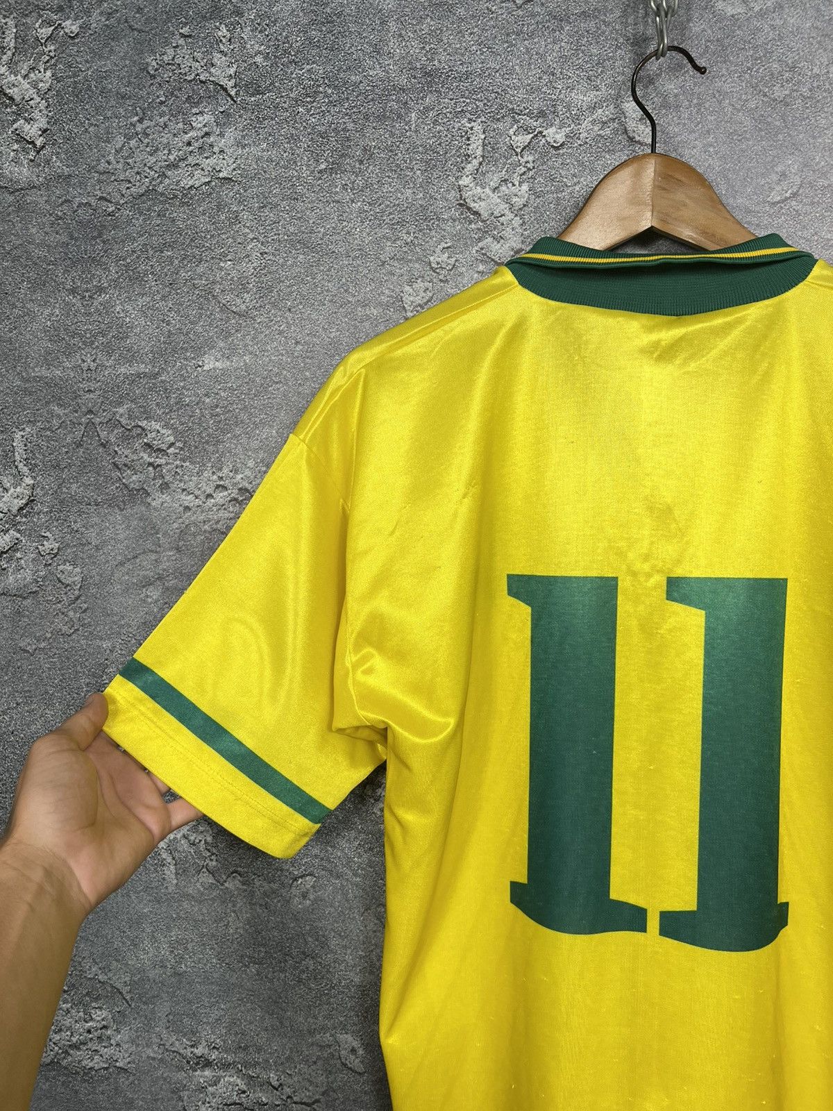 Vintage Vintage 90s Perola Brazil #11 Jersey T-shirt Size US L / EU 52-54 / 3 - 16 Thumbnail