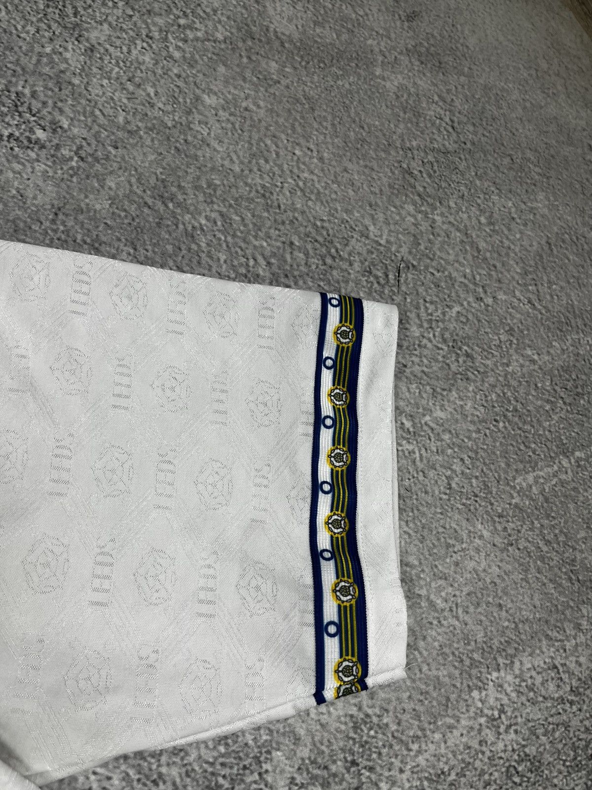 Vintage ADMIRAL LEEDS UNITED VINTAGE BLOKECORE SCORE DRAW JERSEY Size US L / EU 52-54 / 3 - 6 Thumbnail
