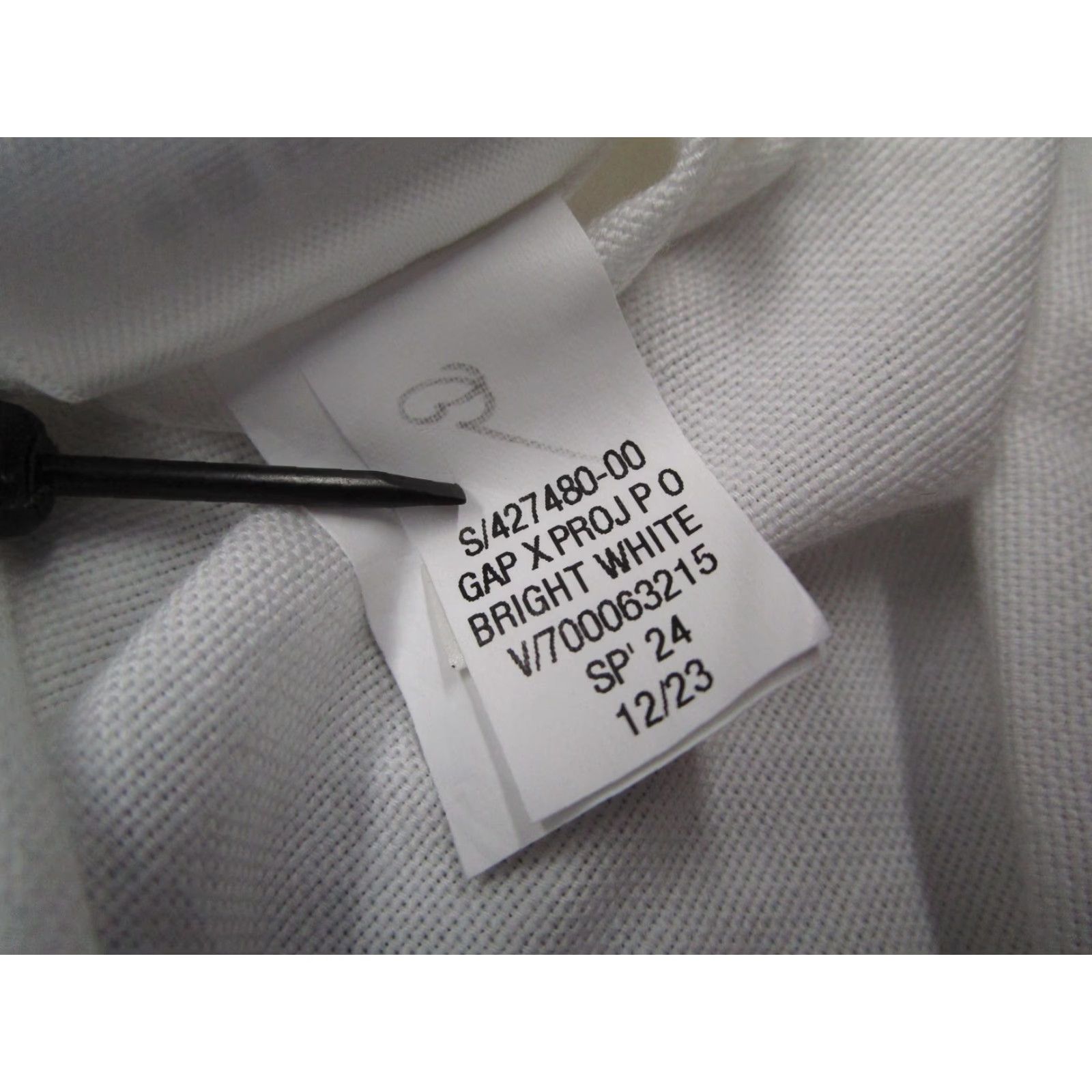 Gap GAP Palace Button-Up Shirt Mens Large Long Sleeve White Embroidered Athletic Flags Limited Edition Size US L / EU 52-54 / 3 - 6 Thumbnail