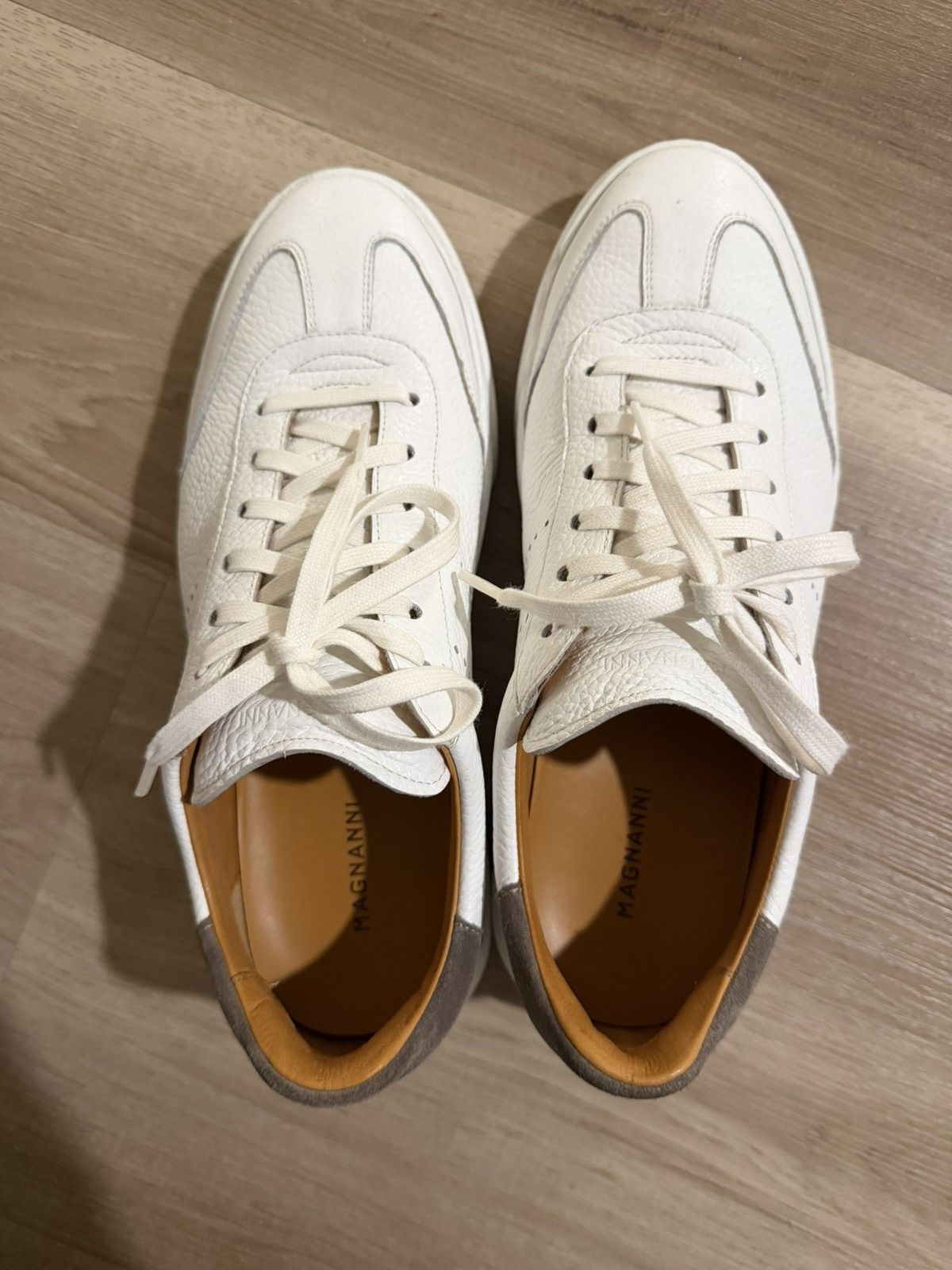 Magnanni Magnanni White Sneakers Size US 9.5 / EU 42-43 - 1 Thumbnail