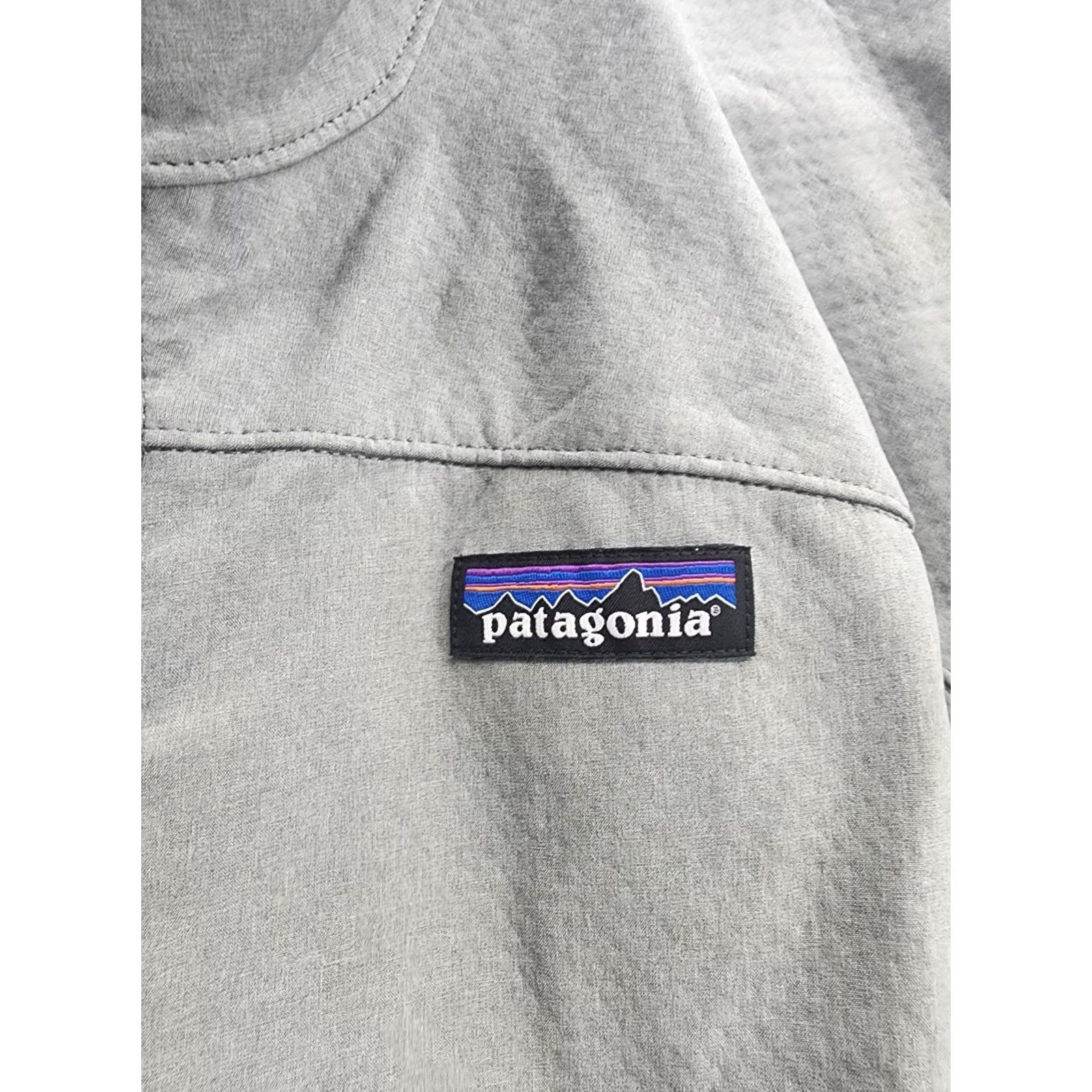 Patagonia Womens Patagonia Worn Wear Jacket Long Sleeve Full Zip Gray Softshell S Small Gr ay Logo Zipper Regular Fit Casual Modern Size S / US 4 / IT 40 - 2 Thumbnail