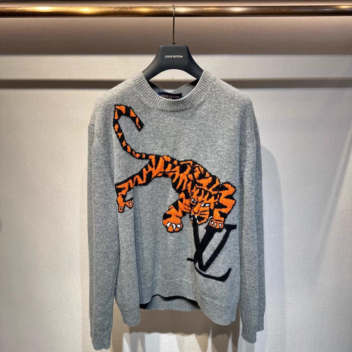 Louis Vuitton LV gray tiger cashmere sweater XL Size US XL / EU 56 / 4 - 1 Thumbnail