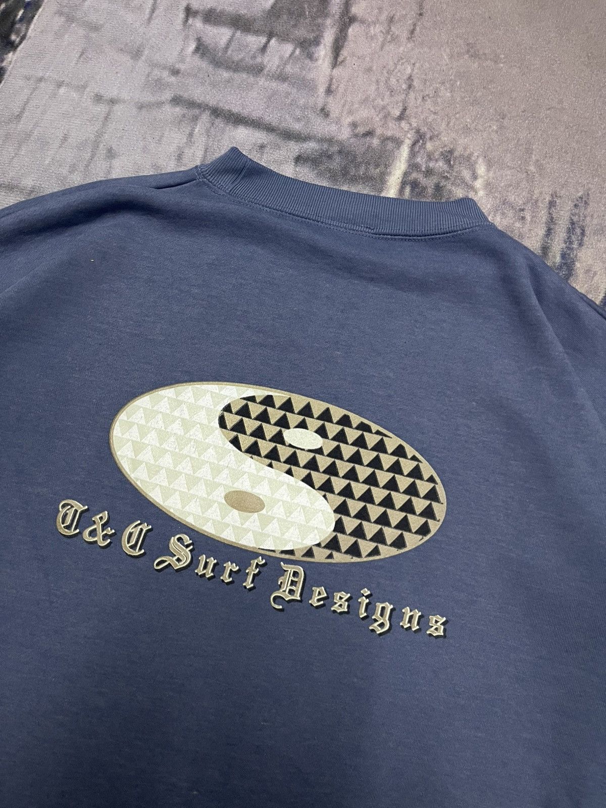 Vintage 90s HAWAII T&C SURF DESIGN CREWNECK RARE DESIGN Size US L / EU 52-54 / 3 - 13 Thumbnail