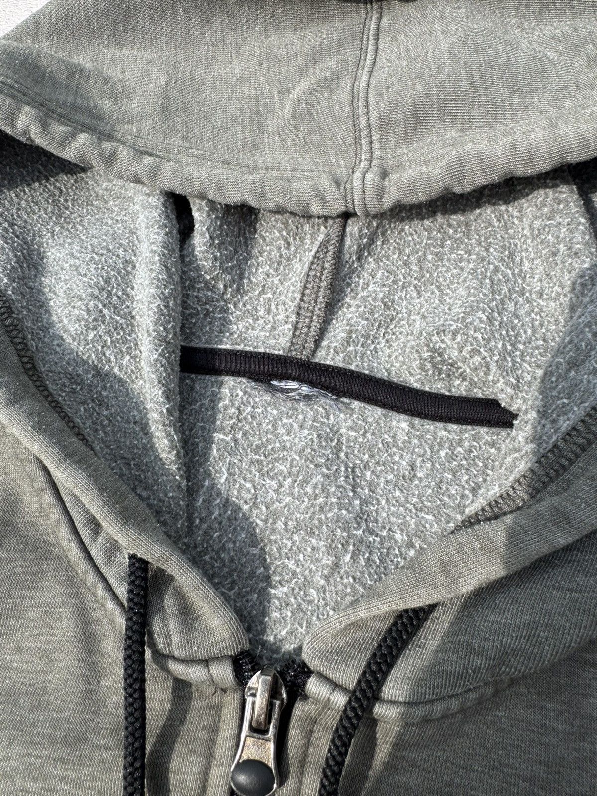 Oakley Vintage Oakley Y2k Center Logo Zip Hoodie Size US M / EU 48-50 / 2 - 6 Thumbnail