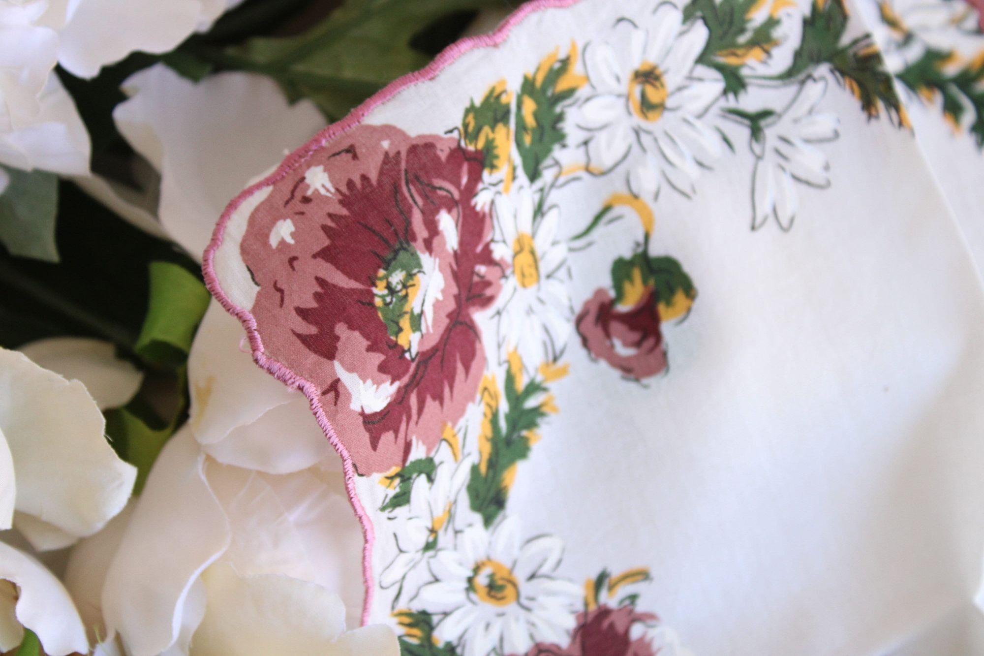 Vintage Vintage Handkerchief, Brown, Yellow and White Flower Print C Size ONE SIZE - 7 Thumbnail