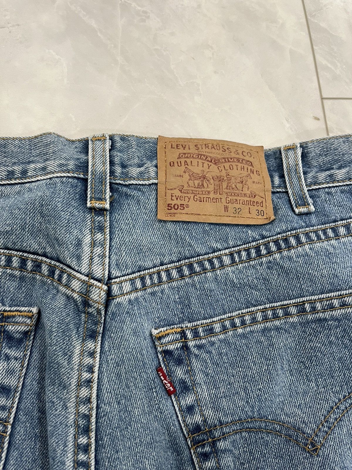Levi's × Vintage Vintage Levi's 505 made in USA regular fit medium wash denim Size US 32 / EU 48 - 3 Thumbnail