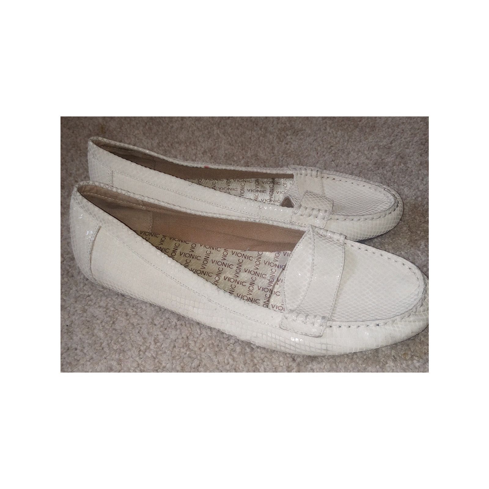 Vionic Women's Vionic Larrun size 10 Ivory Snakeskin Flats Shoes Size US 10 / IT 40 - 1 Thumbnail