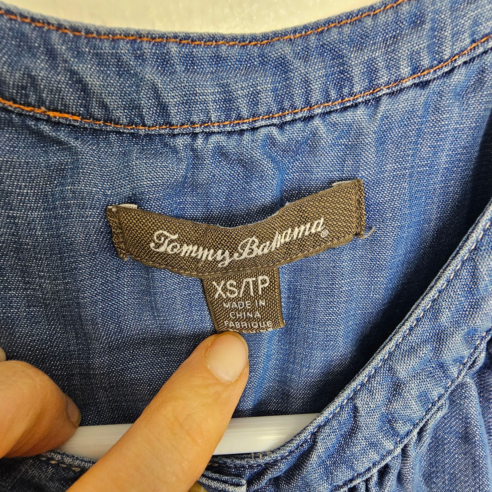 Tommy Bahama Tommy Bahama Womens Chambray Button Shirt Size XS Classic Size XS / US 0-2 / IT 36-38 - 5 Thumbnail