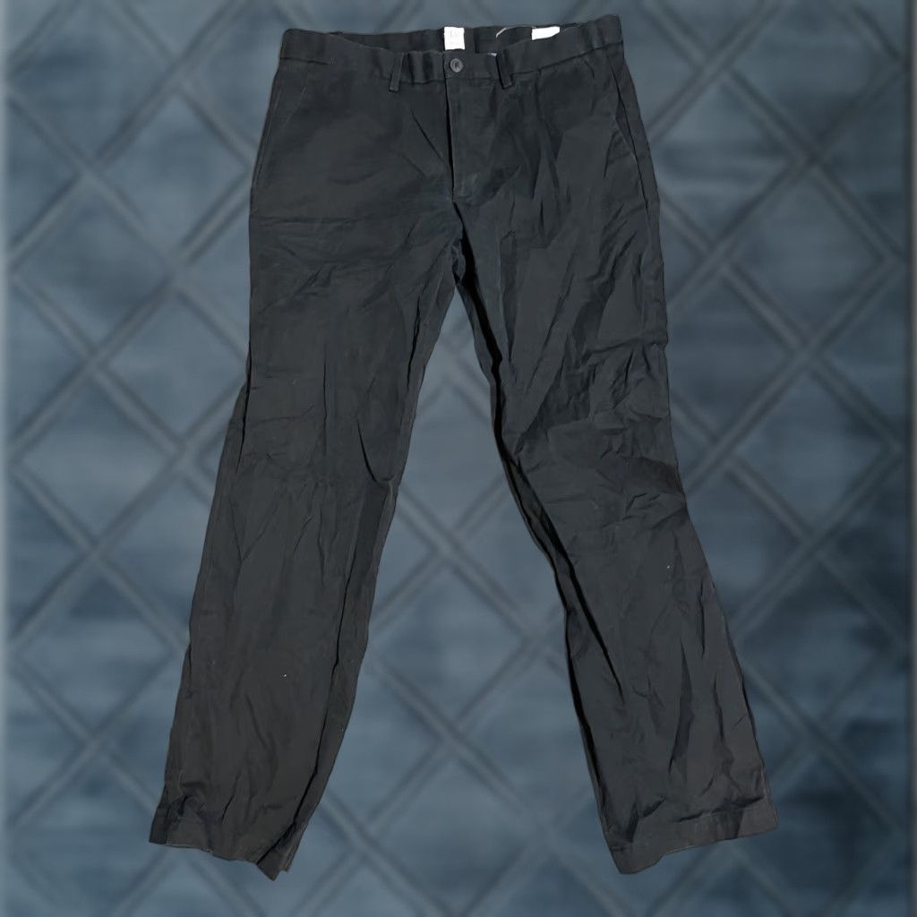 Gap Gap Chino Pants Men 34x32 Black Relaxed Fit Zip Fly Pockets Pants Size US 34 / EU 50 - 1 Thumbnail