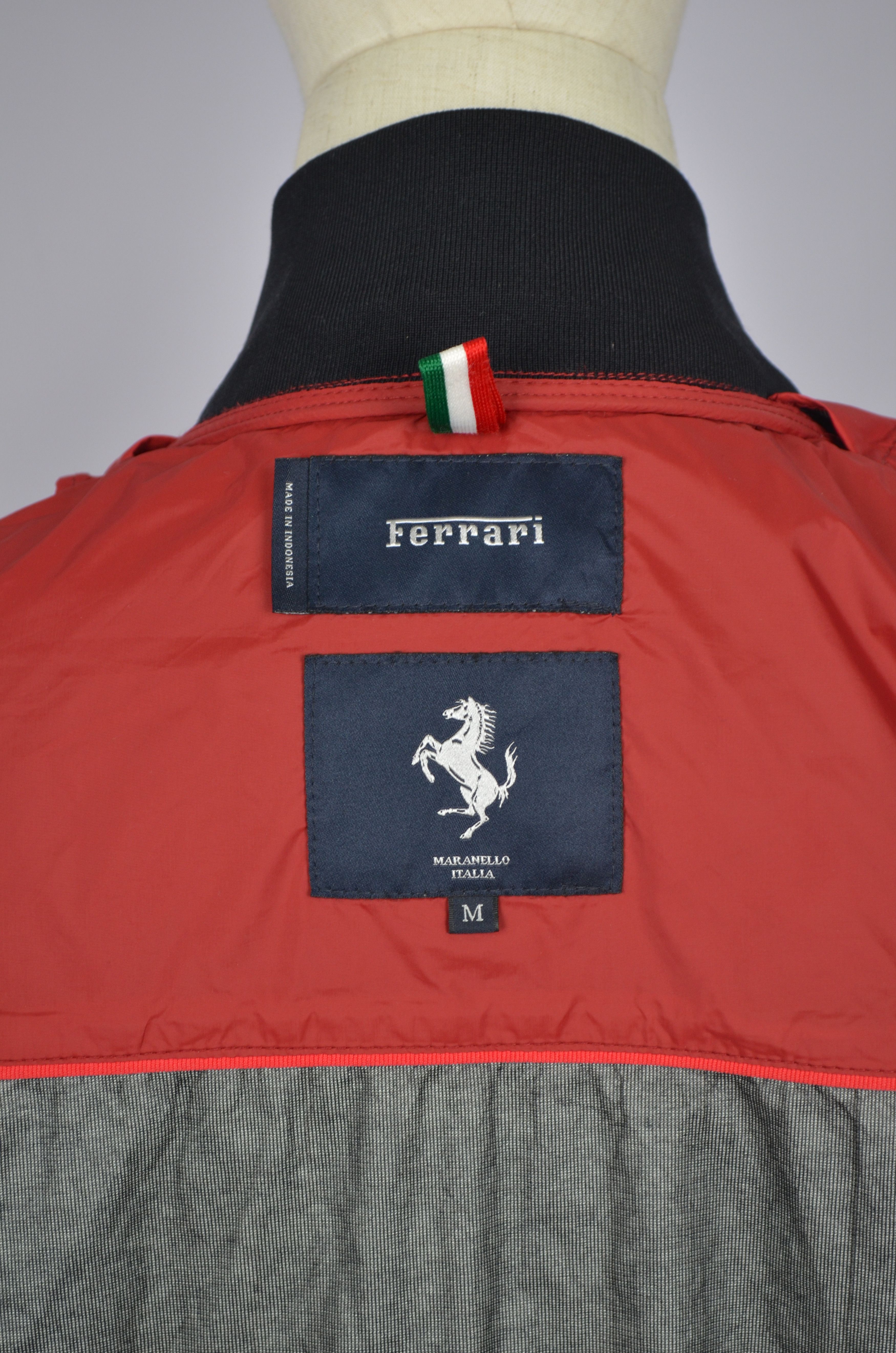 Ferrari × Formula 1 Ferrari Scuderia F1 Red Jacket Nylon Logo Tyvek Lining Sz M Size M / US 6-8 / IT 42-44 - 20 Thumbnail