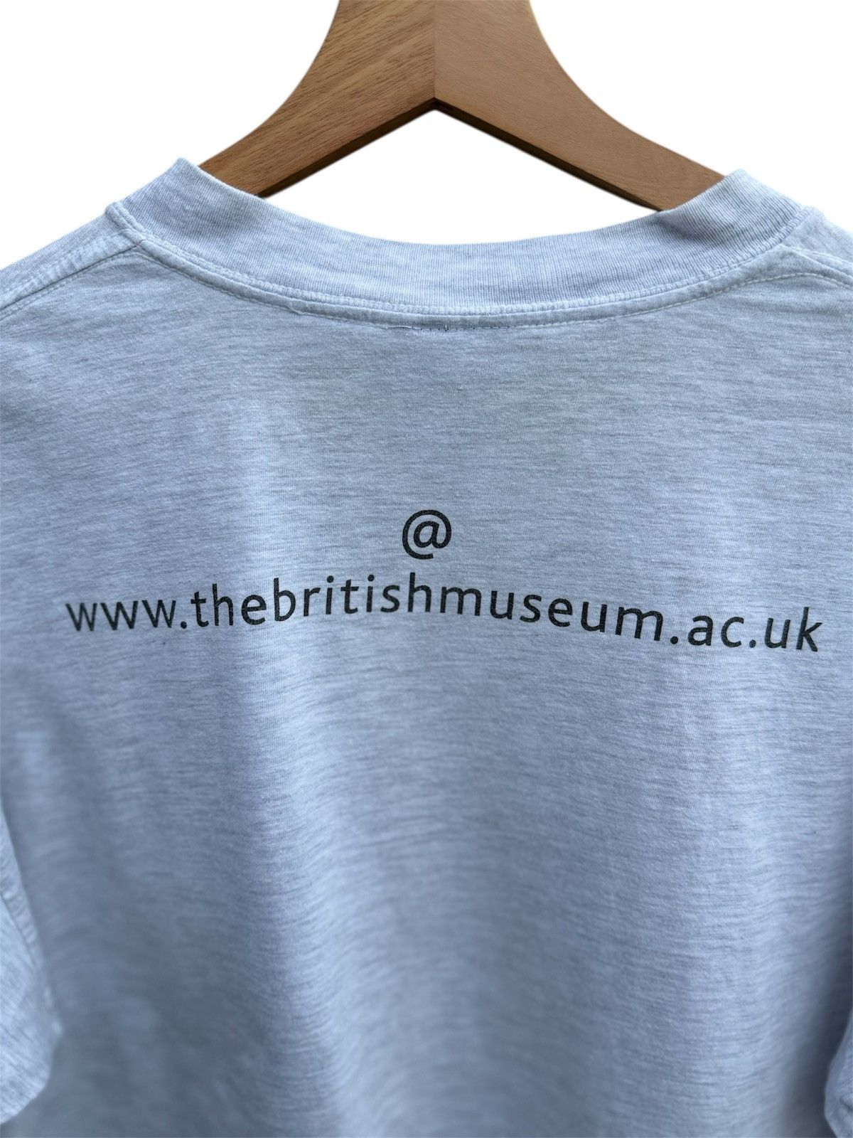 Vintage 🔥🔥 Rare Vintage The British Museum Moai tee Size US L / EU 52-54 / 3 - 5 Thumbnail