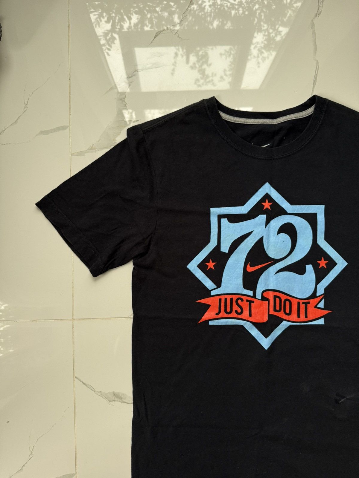 Nike 90’s NIKE RARE 72 BIG CENTRAL LOGO SWOOSH Y2K RETRO TSHIRT Size US M / EU 48-50 / 2 - 2 Thumbnail