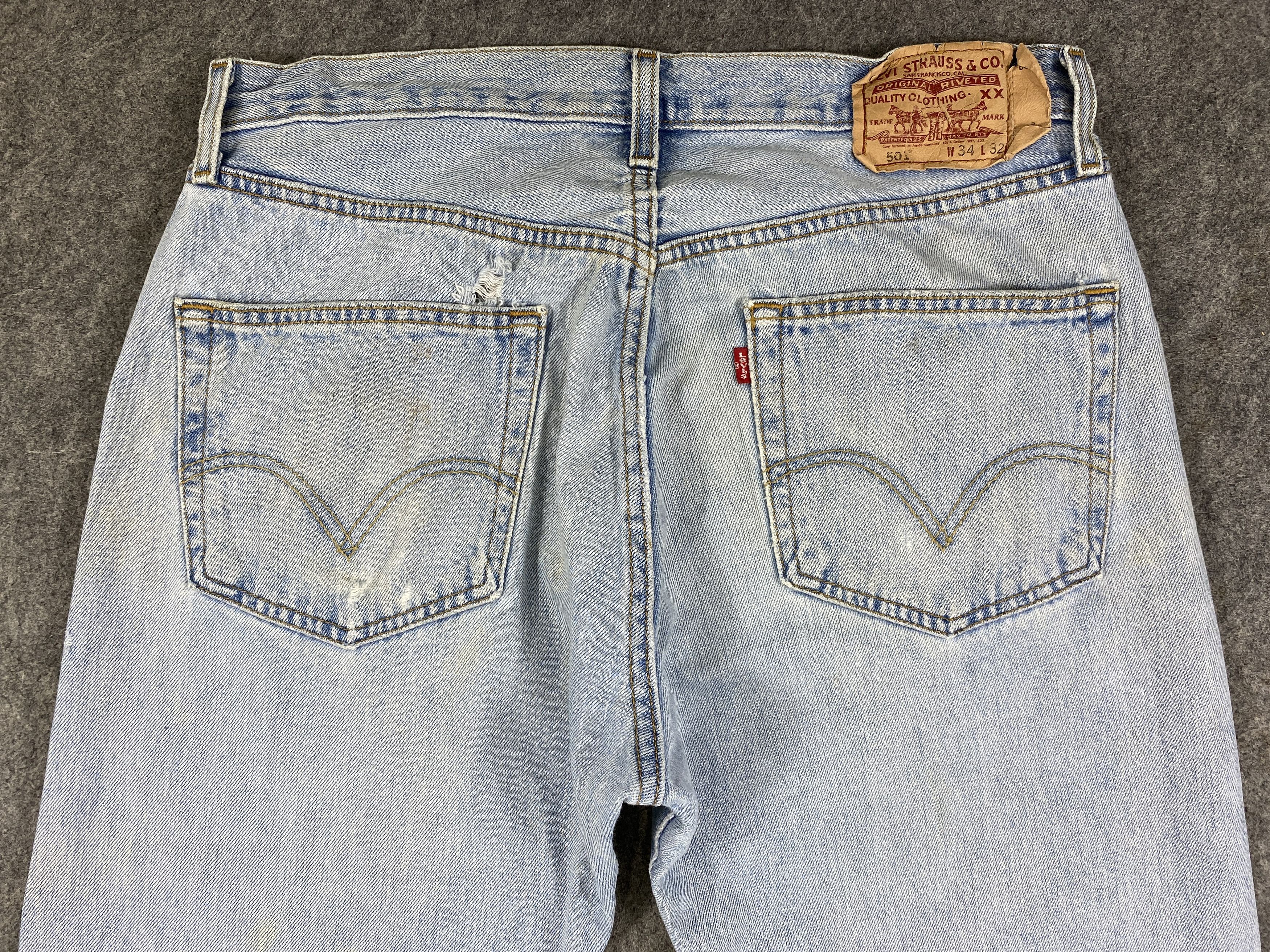 Levi's Light Blue Wash Vintage Levi's 501 Jeans 33x31 Denim -JN2250 Size US 33 - 4 Thumbnail