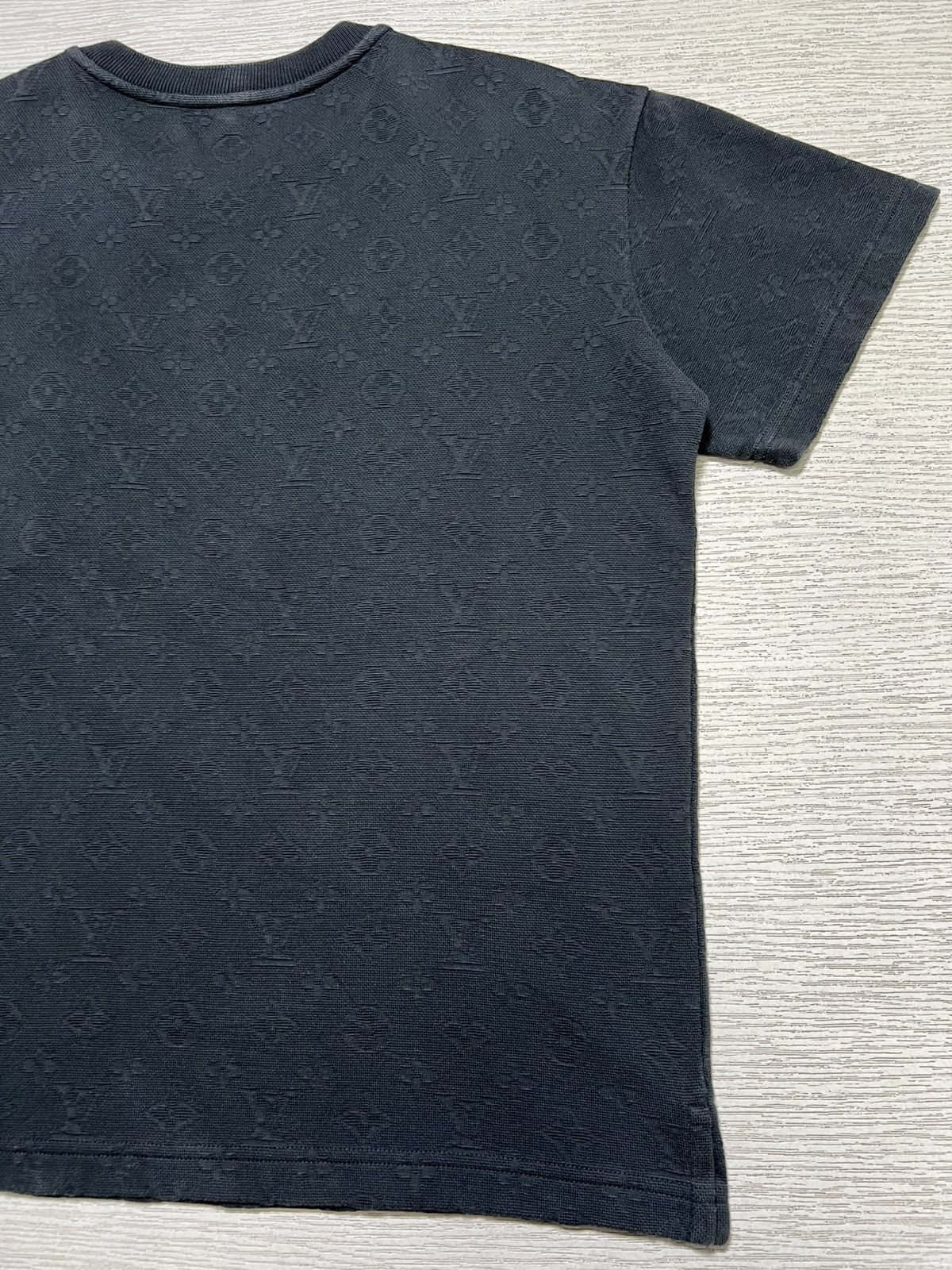 Louis Vuitton Louis Vuitton - 3D Pocket Monogram T-Shirt Size US XS / EU 42 / 0 - 13 Thumbnail