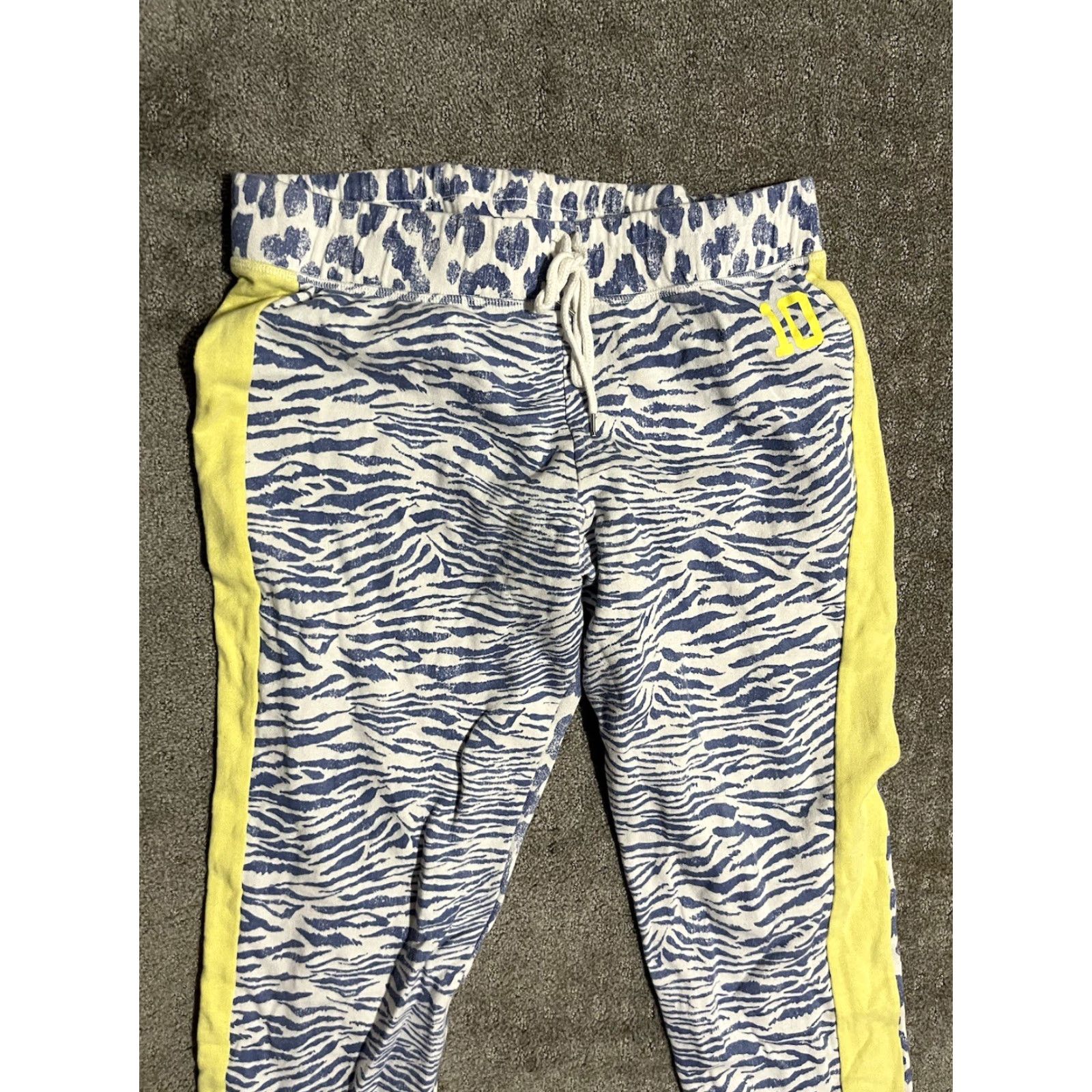 Victoria's Secret Victoria's Secret Stretch Fleece Jogger White Blue Animal Sweatpants Small Size 28" / US 6 / IT 42 - 2 Thumbnail