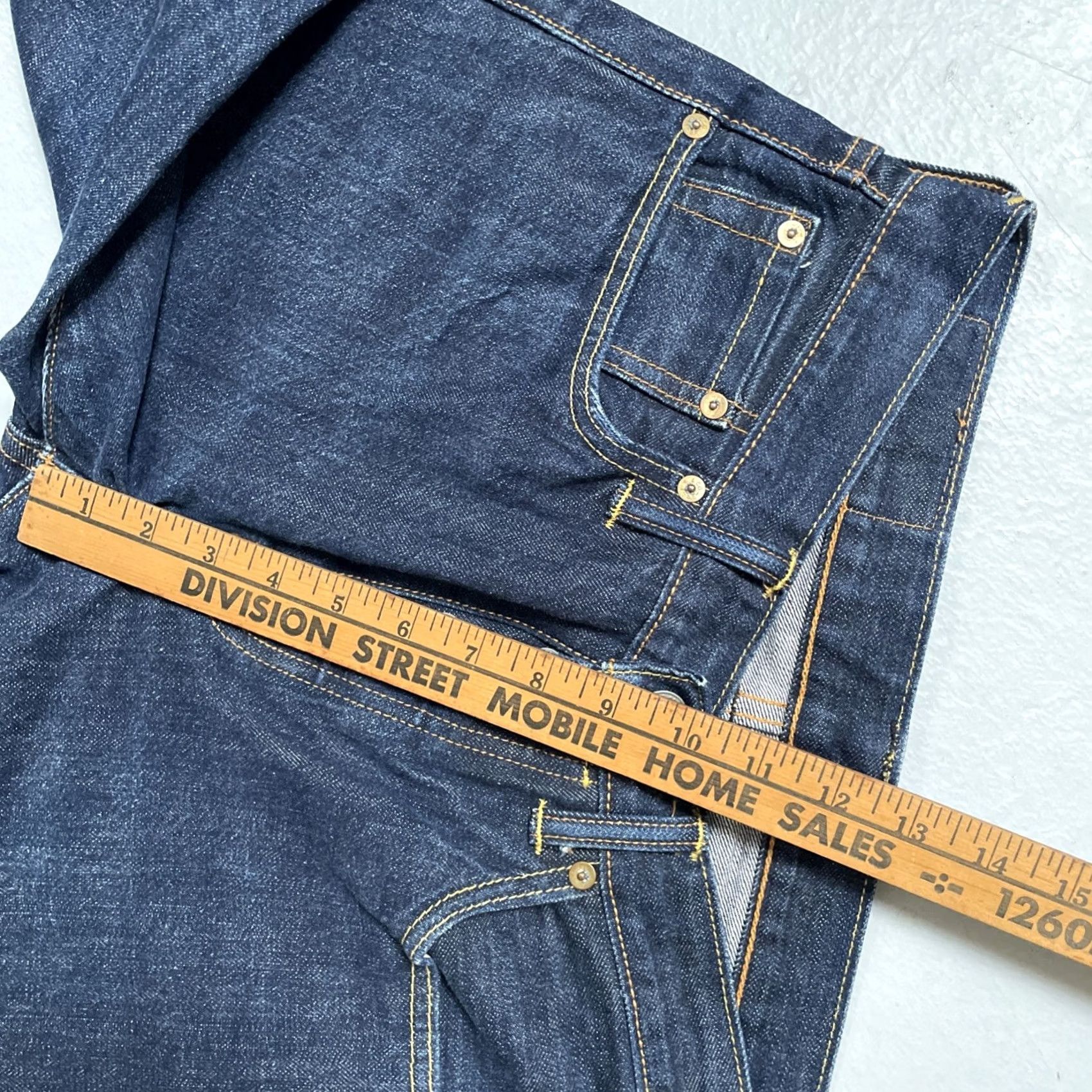 Levi's Levi’s 501 Selvedge Dark Blue Denim Jeans Vintage Style 30x34 Jeans Men Regular 30 Dark Blue Selvedge 501 Vintage USA Retro Workwear Heritage Mens Size US 30 / EU 46 - 7 Thumbnail