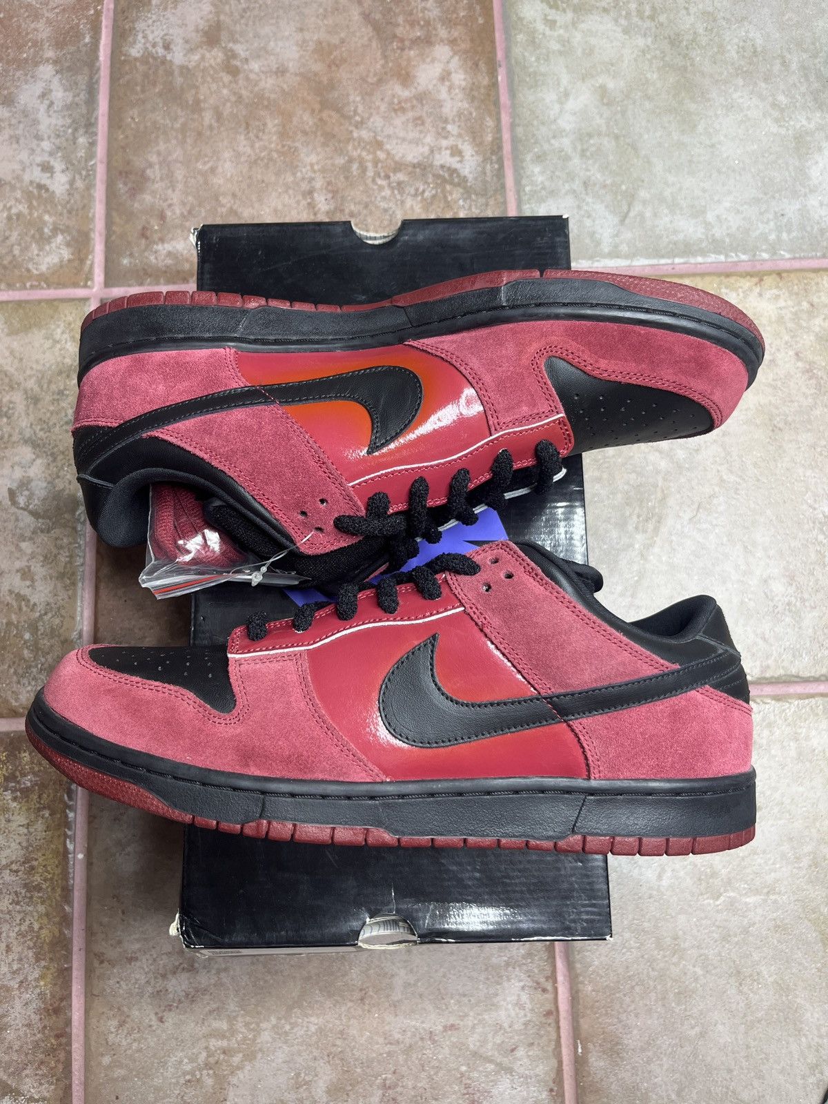 Nike SB MILLIE VANILLIE SB DUNK LOW Size US 13 / EU 46 - 4 Thumbnail