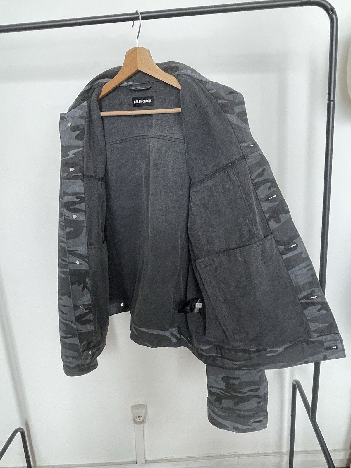 Balenciaga Balenciaga Greg camo trucker denim jacket Size US M / EU 48-50 / 2 - 9 Thumbnail