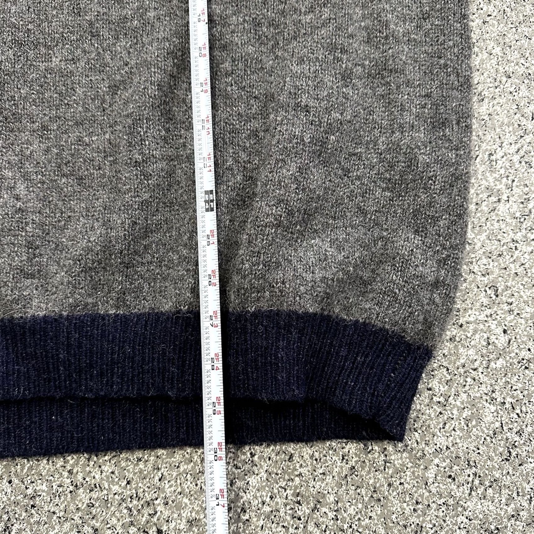 Vintage Vintage Columbia SweatEr V-Neck Mens XL Gray Wool Y2K 00’s Pullover Shirt (Outdoor) Mens XL Grey Knit Pattern Solid Size US XL / EU 56 / 4 - 6 Thumbnail
