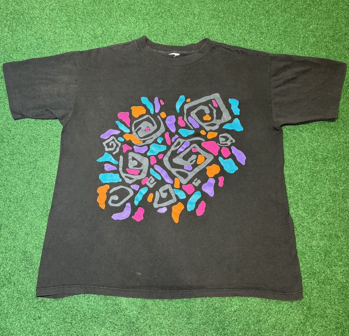Vintage Vintage 90s Abstract AIC Facelift Mens Medium T Shirt Size US M / EU 48-50 / 2 - 1 Thumbnail