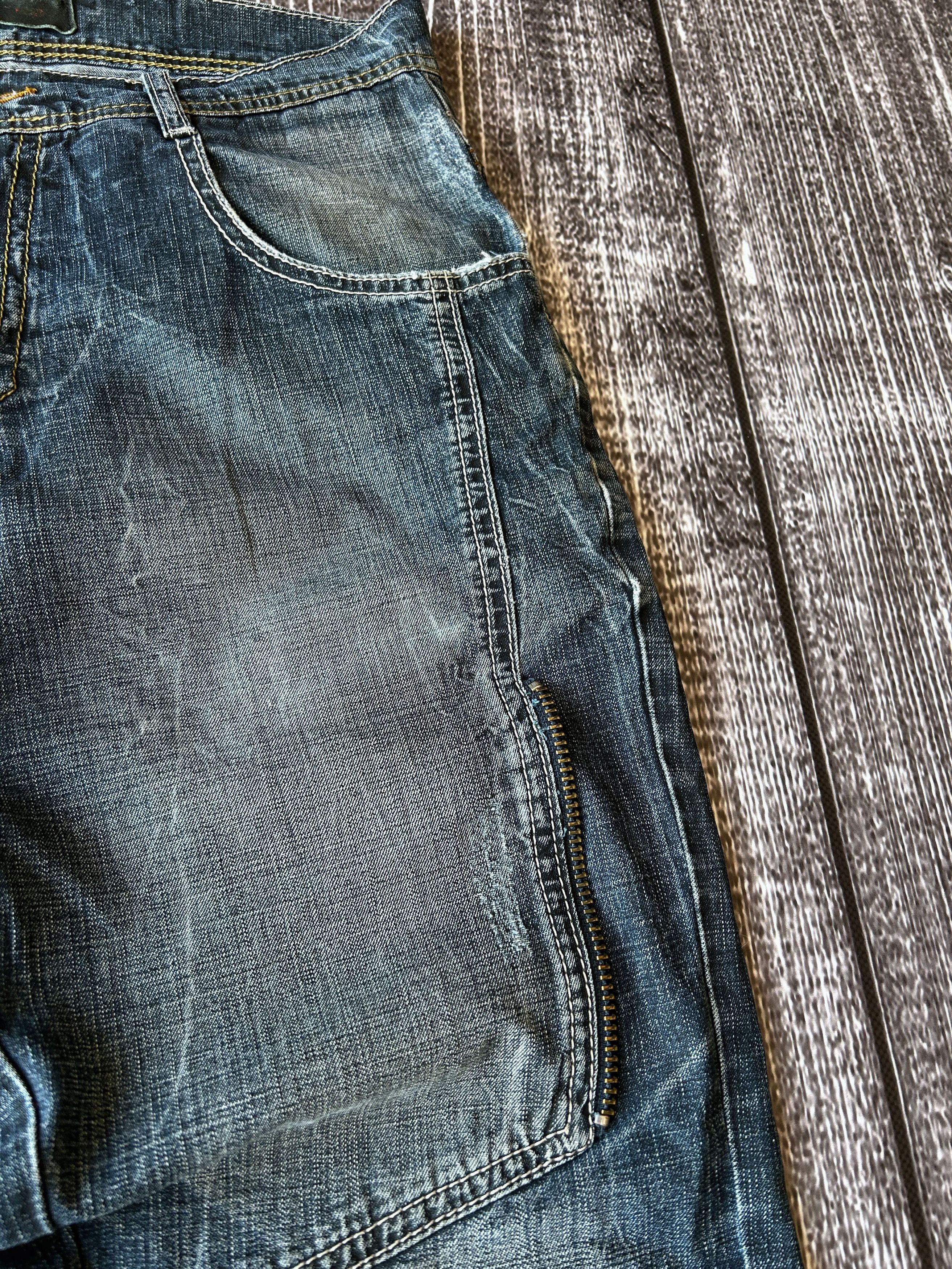 Vintage Vintage Faded Denim Jeans Zip Pocket Biker Skate Y2K Style Size US 32 / EU 48 - 8 Thumbnail