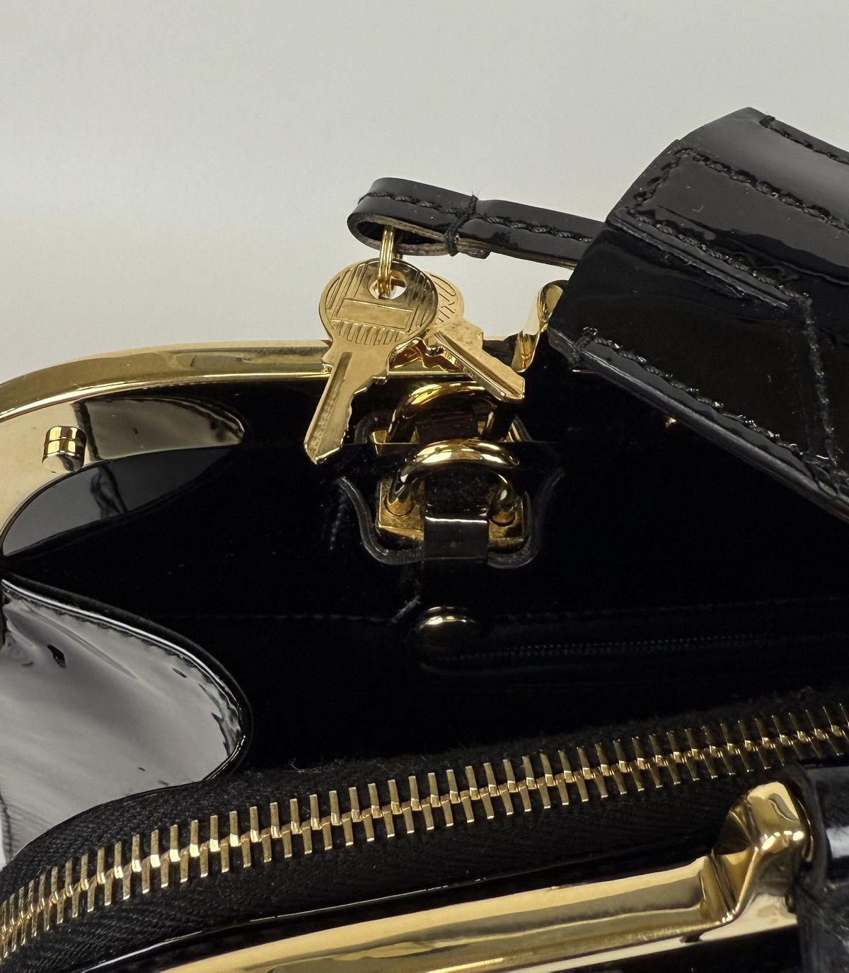 Yves Saint Laurent Yves Saint Laurent Black Patent Leather Uptown Satchel Bag Size ONE SIZE - 14 Thumbnail
