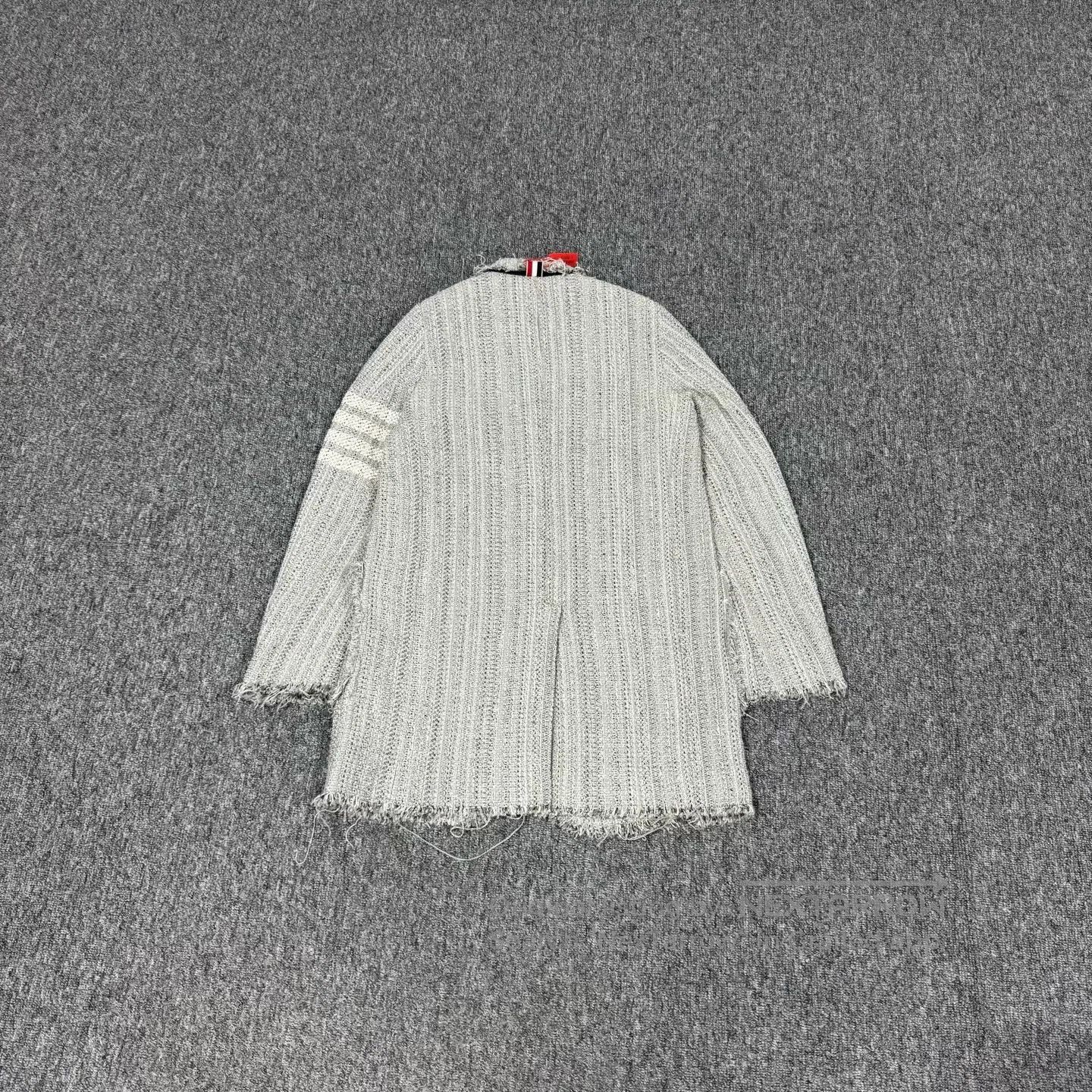 Thom Browne Thom Browne Classic four stripes; damaged frills; suit coa Size S / US 4 / IT 40 - 2 Thumbnail