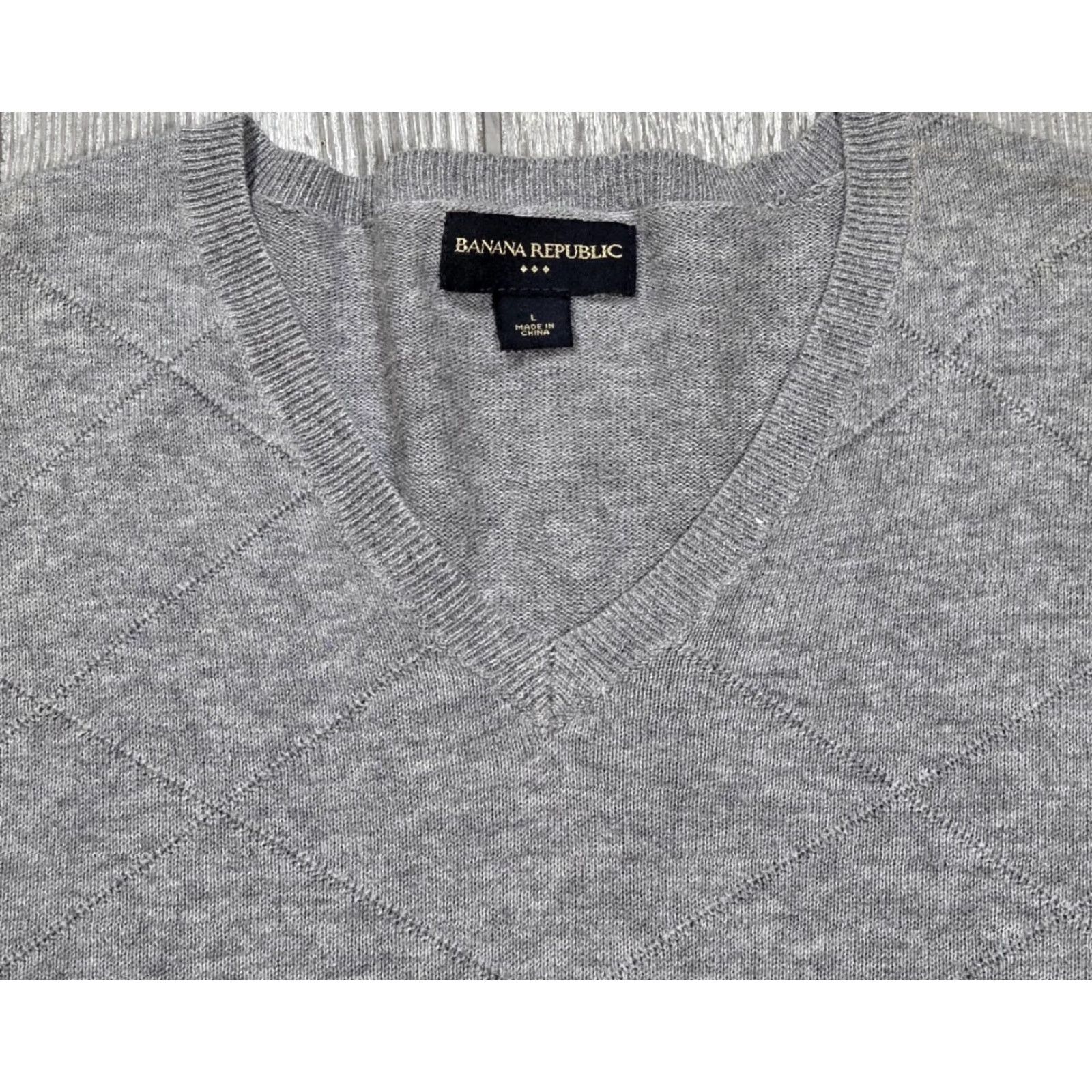 Banana Republic VINTAGE Banana Republic Sweater Mens L Gray Argyle Diamond Long Sleeve Cotton V-Neck Pullover Knit Shirt Men Size US L / EU 52-54 / 3 - 4 Thumbnail
