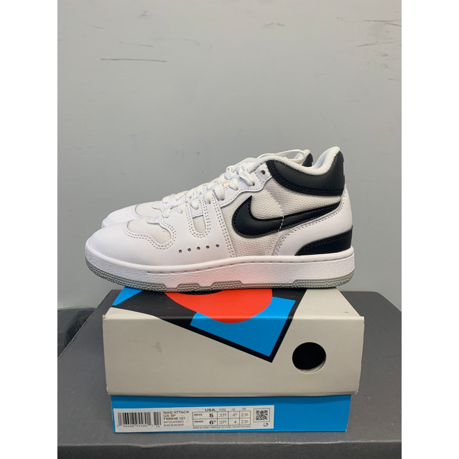 Nike Nike Mac Attack SQ SP White Black Size 5 BRAND NEW SHIPS NOW Size US 5 / EU 37 - 4 Thumbnail