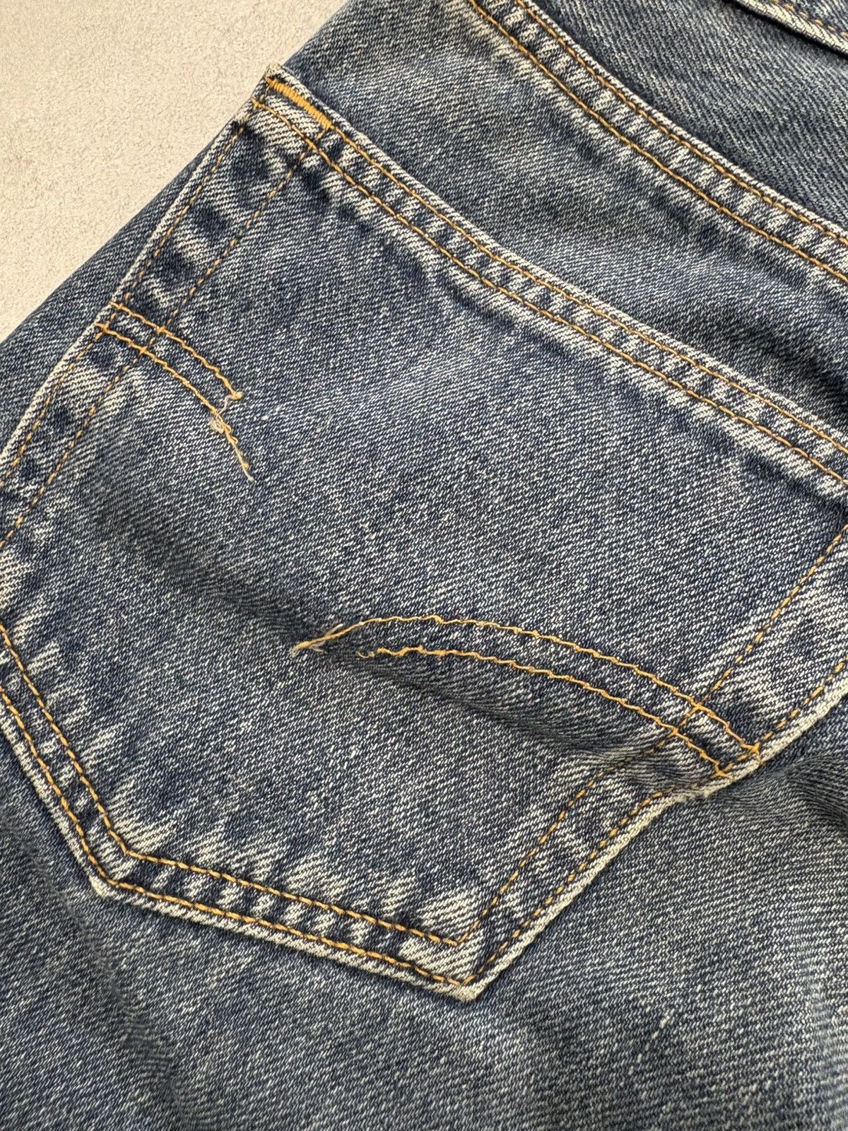 Levi's Vintage Clothing Vintage Levi’s 501 Made in UK Jeans W32 L32 90s Y2K Bitton Size US 32 / EU 48 - 8 Thumbnail