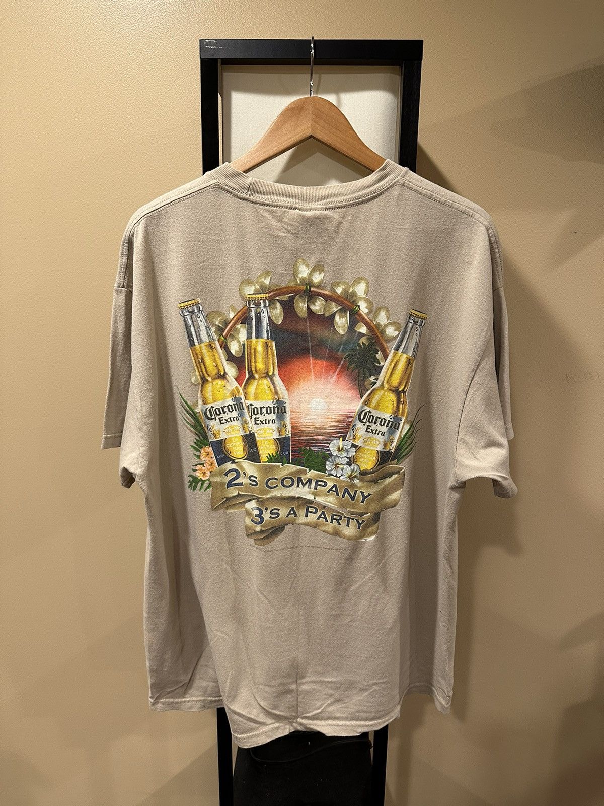 Vintage Vintage Corona 2006 Tan Beer Short Sleeve Tee Size US XL / EU 56 / 4 - 1 Thumbnail