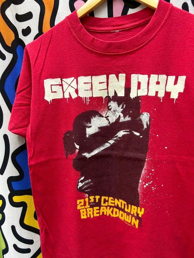 Vintage Vintage 2000s Green Day tshirt size S Size US S / EU 44-46 / 1 - 1 Thumbnail