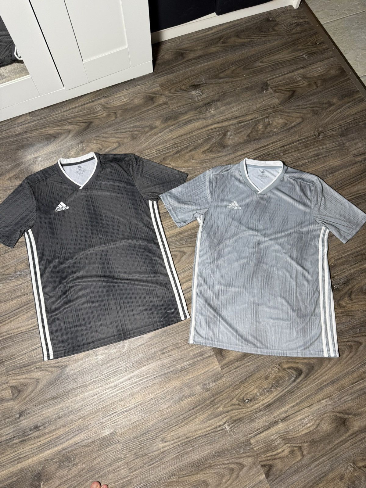 Adidas Adidas Black and Gray V-Neck Jerseys Mens Size US M / EU 48-50 / 2 - 1 Thumbnail