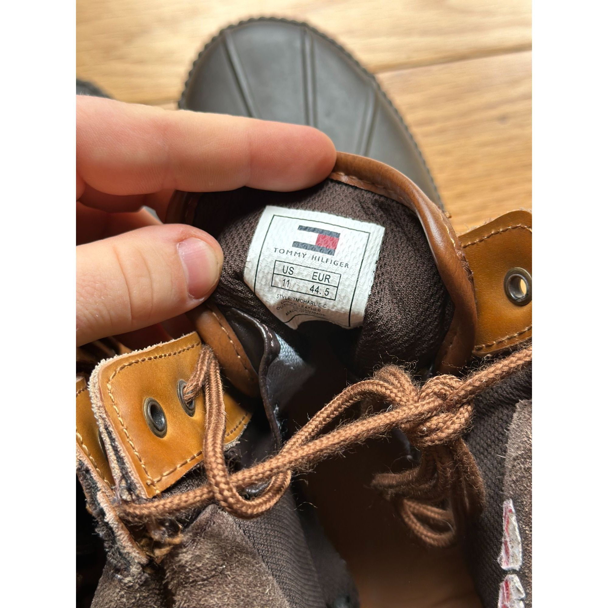 Tommy Hilfiger TOMMY HILFiGER CLASSIC BEAN BOOTS || BROWN & TAN WATERPROOF Size US 11 / EU 44 - 8 Thumbnail