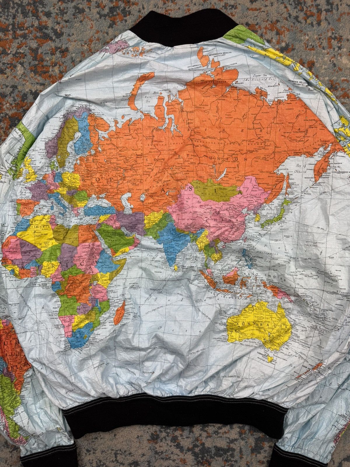 Vintage Vintage 1990 World map all over print jacket kurt cobain Size US L / EU 52-54 / 3 - 6 Thumbnail