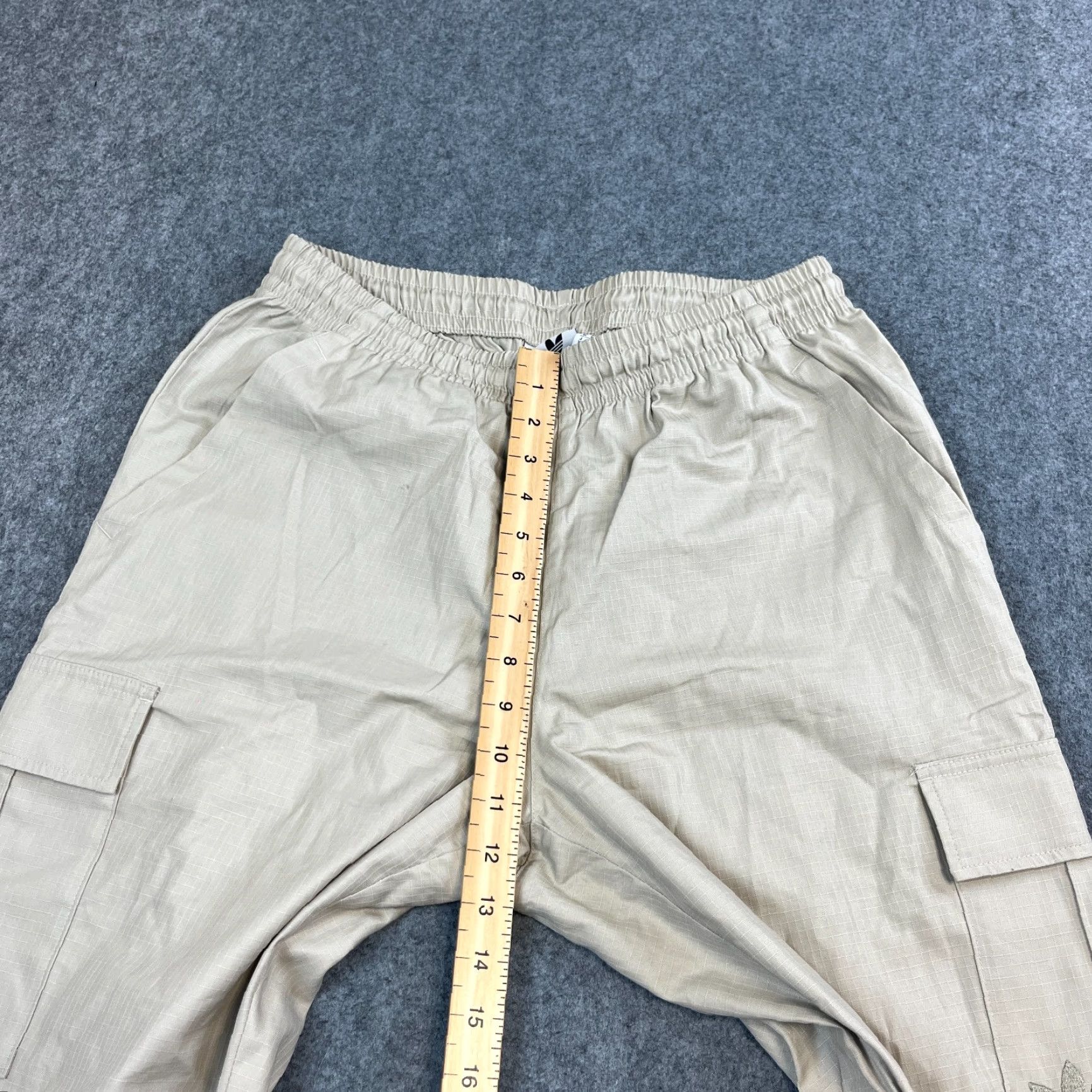 Adidas Adidas Mens Cargo Pants Sweat Joggers M Beige Trefoil Firebird Cargo Pants Jogger Regular Waist 32in Beige Adidas Originals Men Mens Size US 31 - 5 Thumbnail