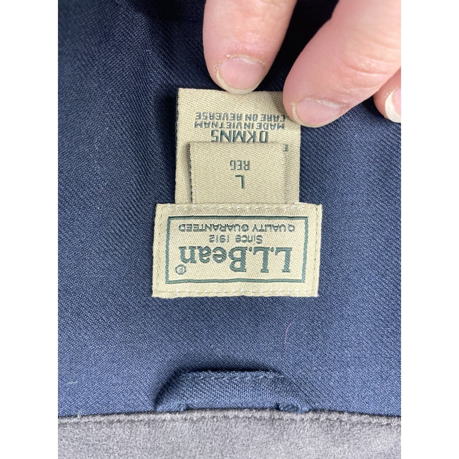 Vintage VINTAGE L.L. Bean Button-Down Shirt Men’s Large Wool 100% Navy Blue Hunting Outdoors Casual/Classic USA Pockets Heavyweight Long Sleeve Size US L / EU 52-54 / 3 - 3 Thumbnail