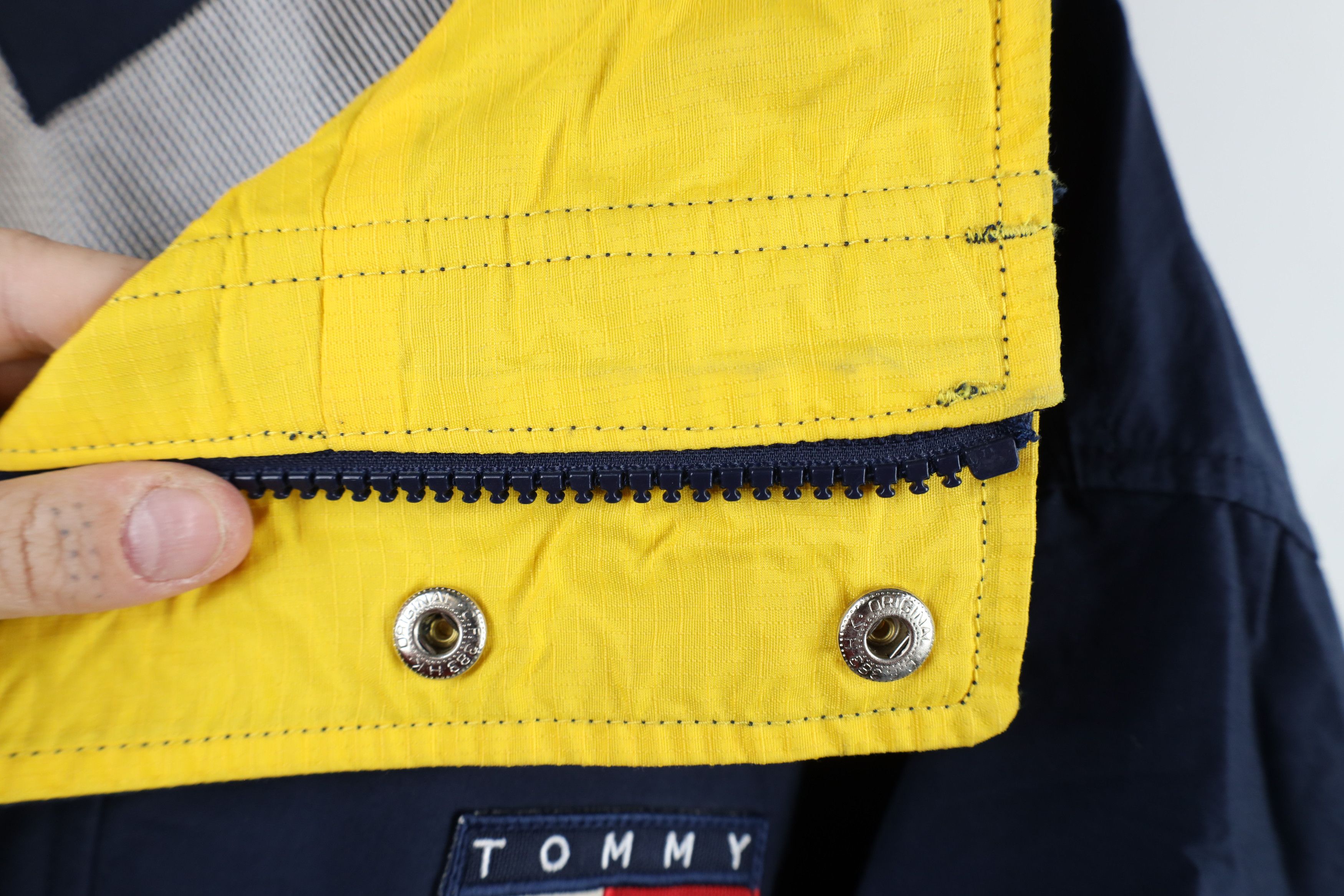 Tommy Hilfiger × Vintage Vintage 90s Tommy Hilfiger Ripstop Hooded Windbreaker Jacket Size US L / EU 52-54 / 3 - 6 Thumbnail