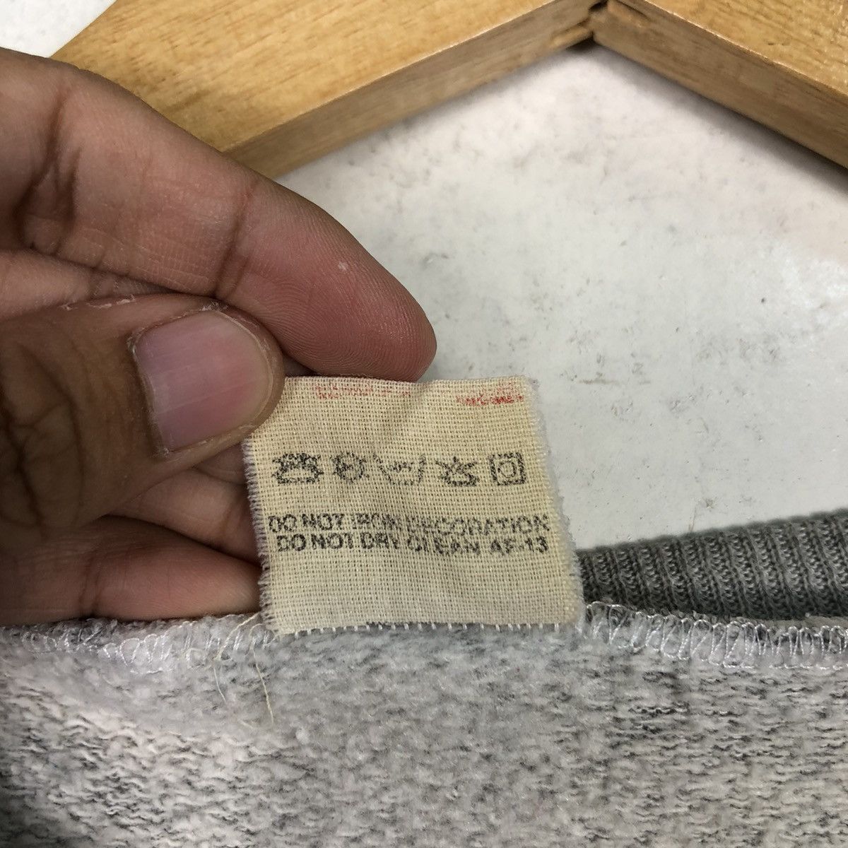 Fruit Of The Loom × Japanese Brand × Vintage Vintage Visconsin Fruits OF Loam Sweatshirt medium Size US M / EU 48-50 / 2 - 11 Thumbnail