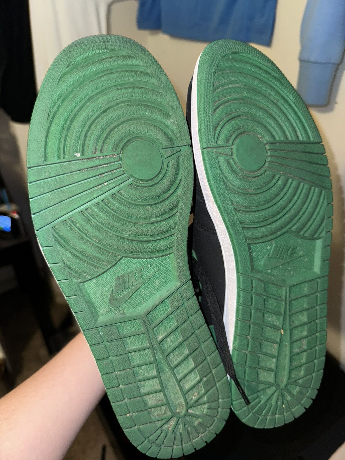 Jordan Brand × Nike Jordan 1 Pine Green Size US 13 / EU 46 - 7 Thumbnail
