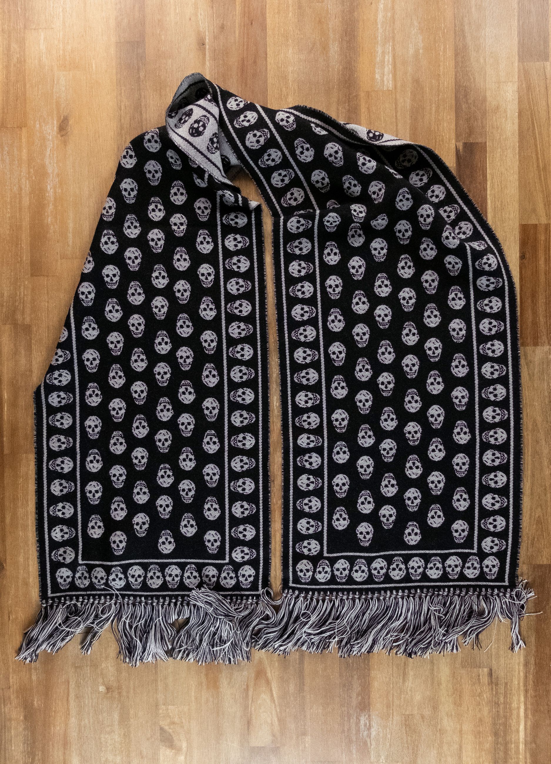 ALEXANDER MCQUEEN black gray skull motif fringe wool scarf